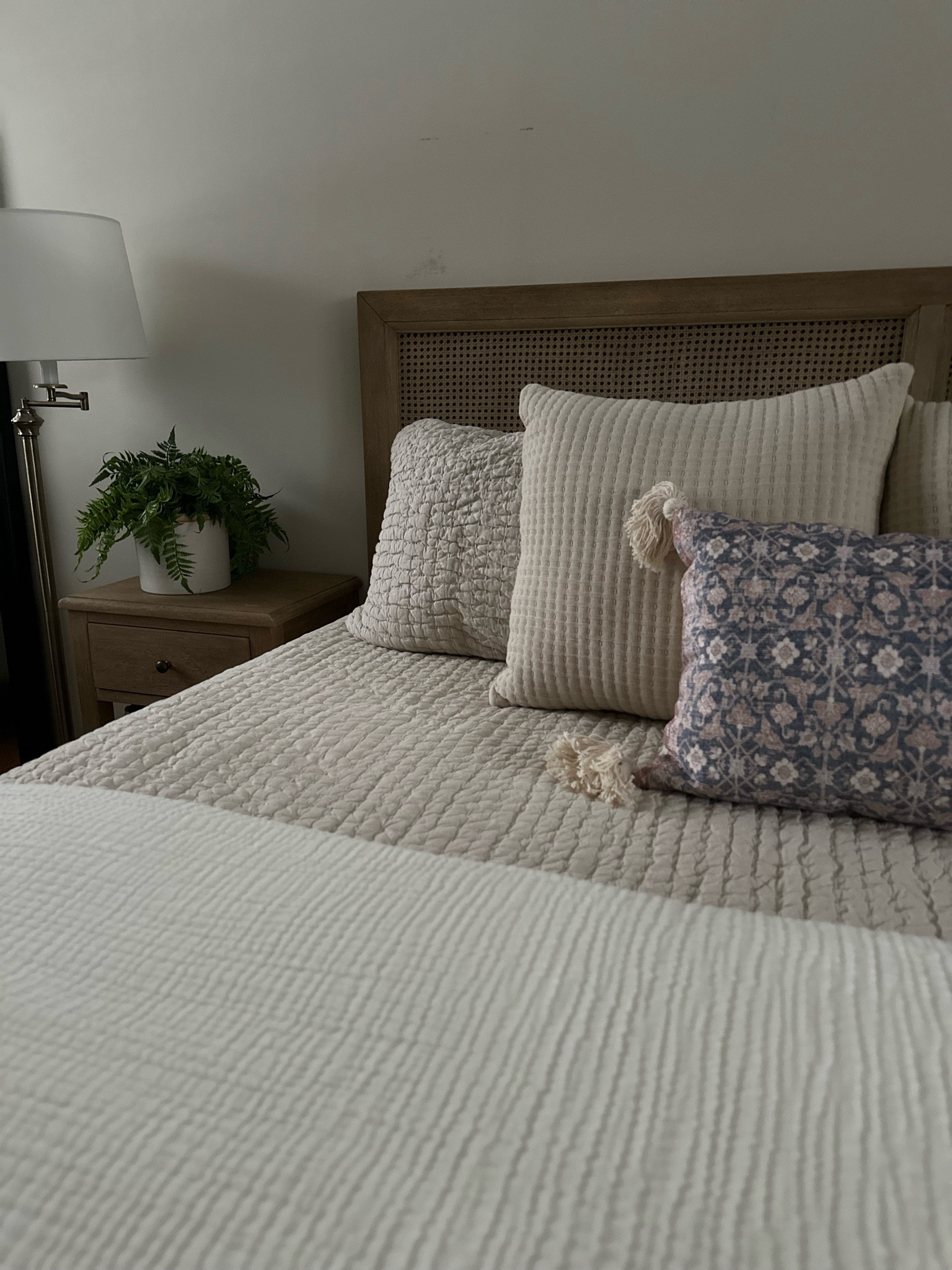 ✨New Year, new bedding from @onequince ✨

We have done so many little projects to make this house feel like home, but our room has been far down on the list! This bedding refresh has made me want to give our room the makeover it deserves.  I’m thinking picture frame molding behind the bed, some greenery, and maybe a new rug?! What color should we paint the walls? White? Or bold accent wall? So many ideas are running through my mind. #QuincePartner