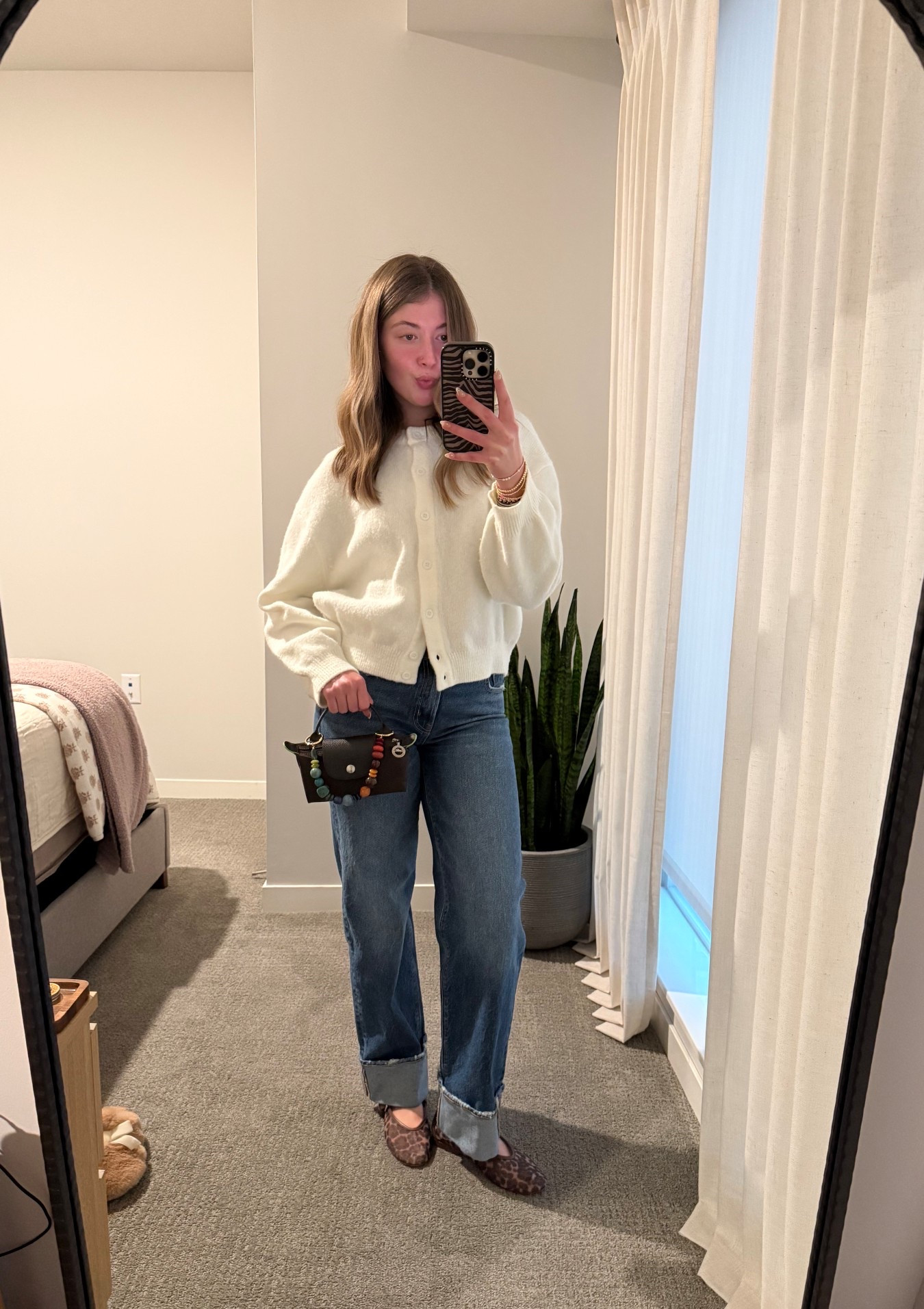 Date night outfit! Super easy to throw on & still comfy & cute🫶🏻
Top: Xs/s (old daily drills, love it!!! I linked similar)
Pants: 26 (old AE, linked 2 very similar pairs from Abercrombie)
Shoes: 8- size down
Bag charm is from Nordstrom, sold out :/ 


#LTKdayinmylife #LTKootd #LTKgrwm