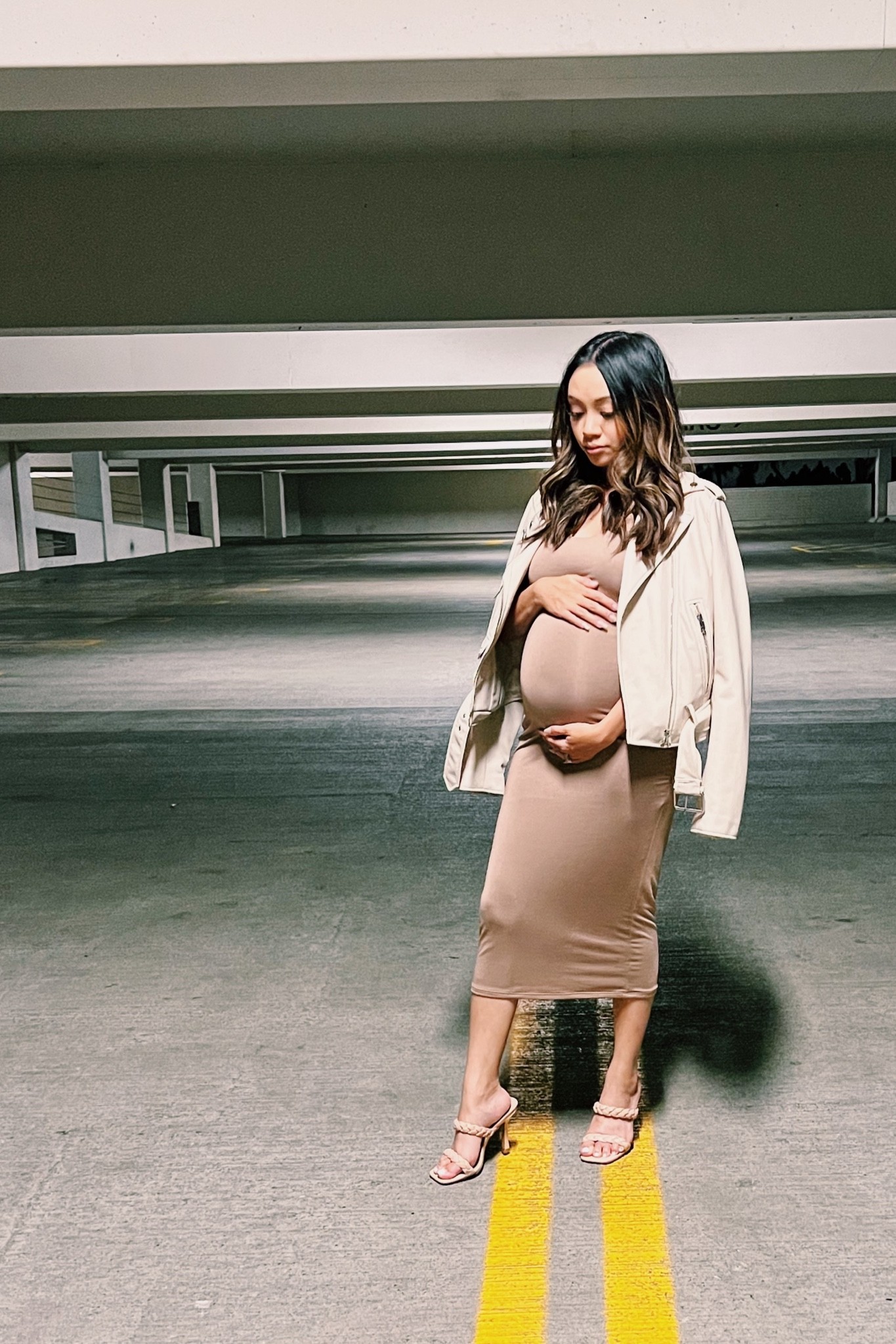  Neutral Pregnancy Outfit 🤍

Faux crème leather jacket, midi dress, neutral outfit, Strappy heels, braided strap heel, maternity outfit, fall pregnancy outfits 

#LTKbump #LTKshoecrush #LTKunder100