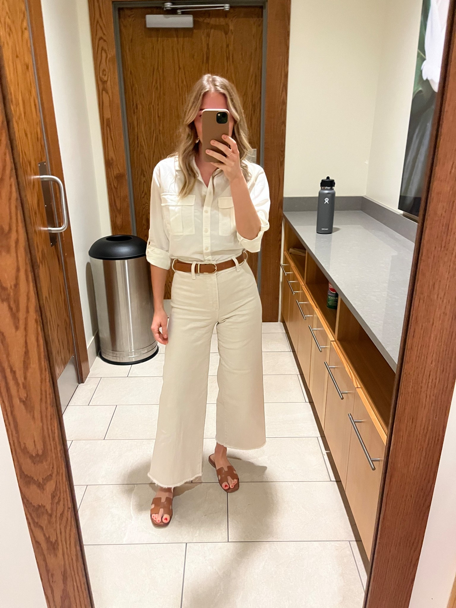the BEST beige pants that fit super well and are under $30!!

*wearing size 00

#LTKFindsUnder50 #LTKPetite #LTKStyleTip
