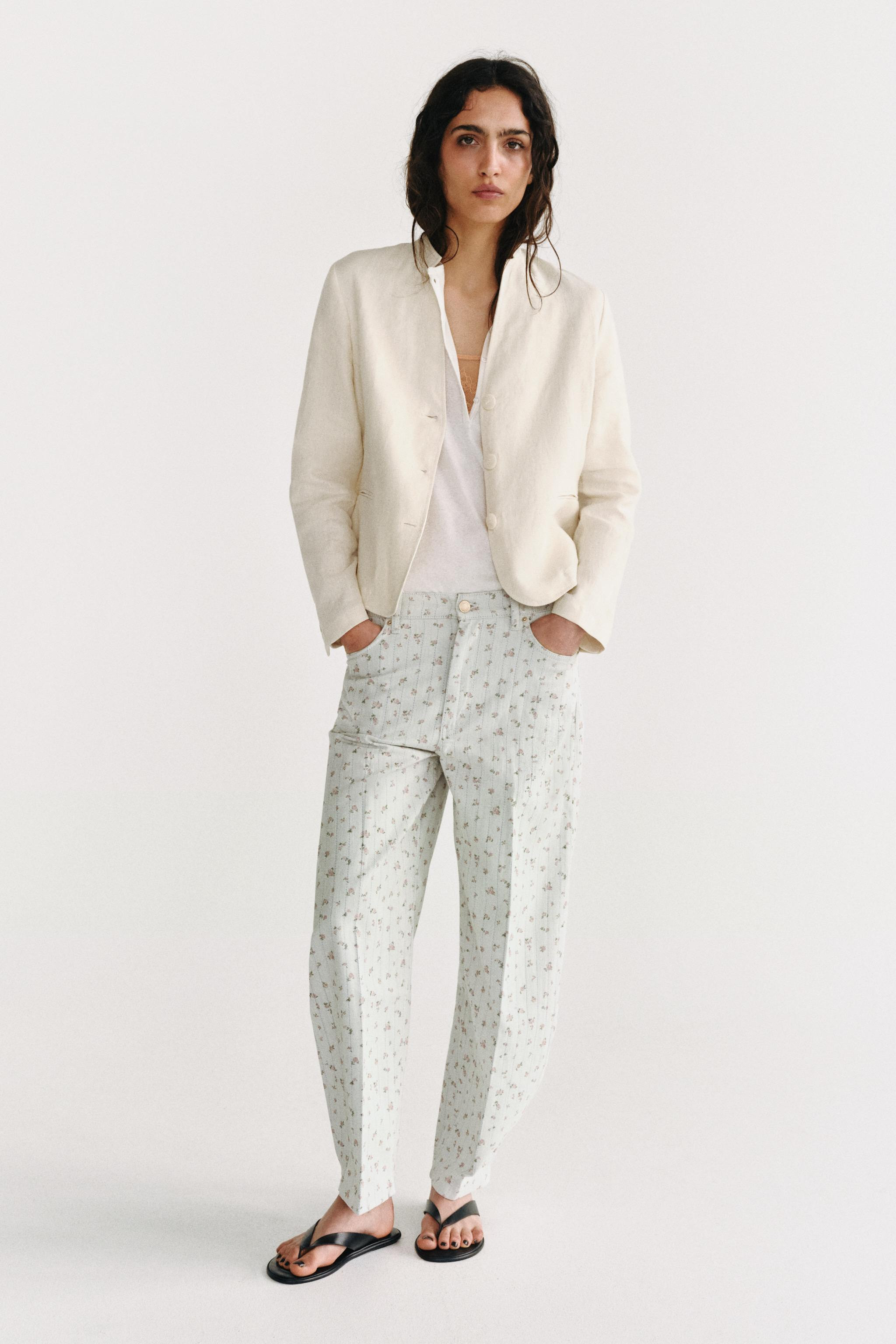 HIGH RISE - TAPERED LEG - ANKLE LENGTHZARA WOMAN COLLECTIONHigh-waisted jeans with belt loops. Fi... | Zara US