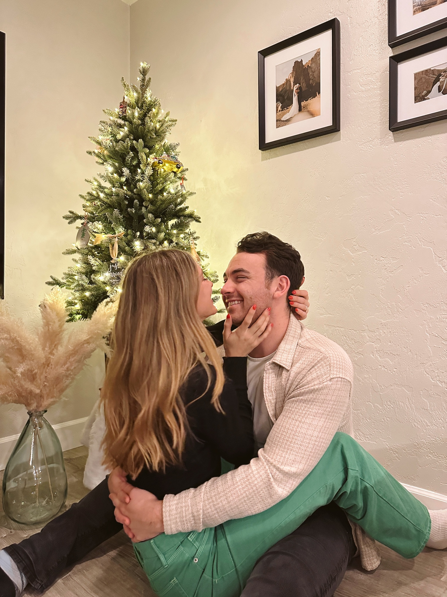 Christmas snuggles

#LTKmens #LTKSeasonal