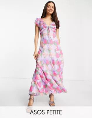 Vestido largo fruncido con estampado floral llamativo y detalle anudado de ASOS DESIGN Petite | ASOS (Global)