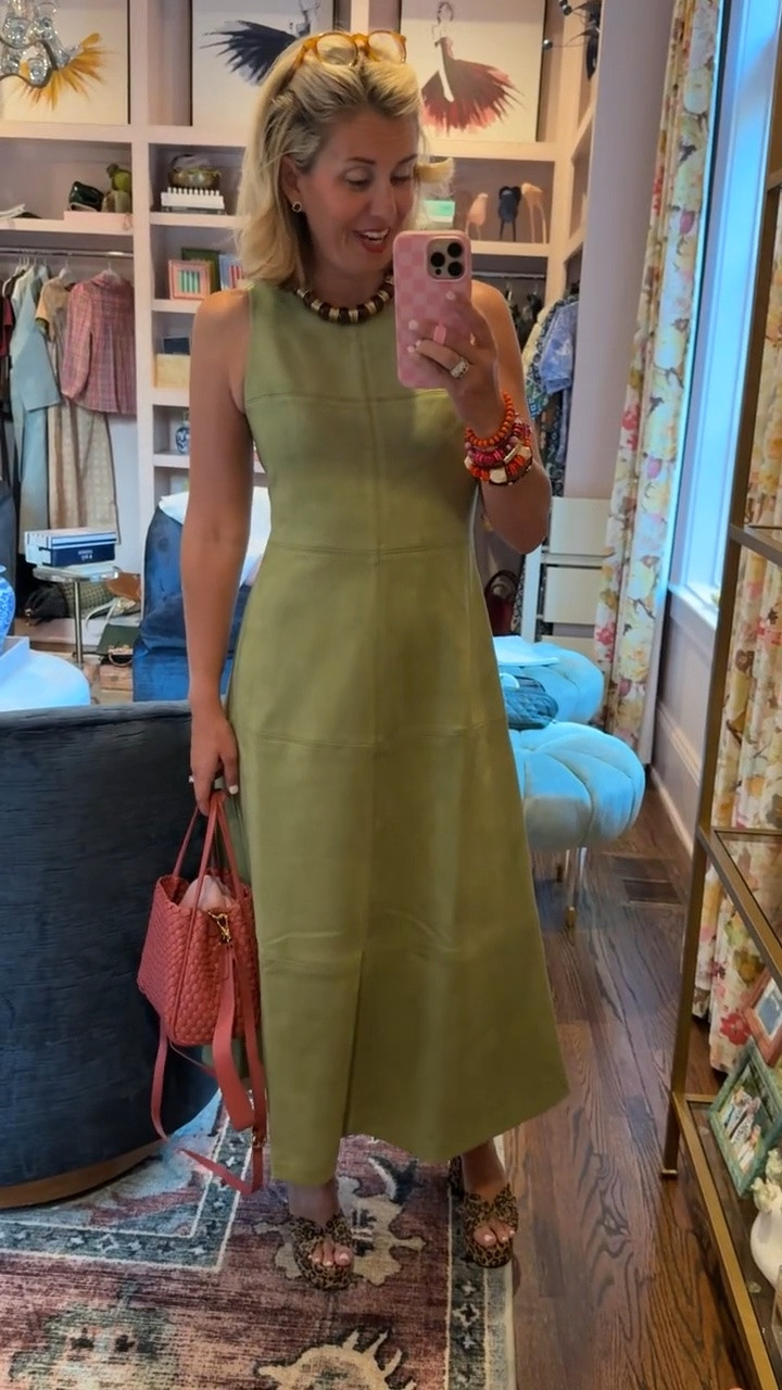 Tnuck Friends & Family Sale
9/22 -9/24
*Exclusions Apply 
 
15% off orders over $250
20% off orders over $500
Code: FAMILY
                     
OOTN… this fabulous dress from Tuckernuck. Literally took it out of the box and put it on! I’m in xs and 8 heels tts. 

*code Catherine20 at Allie + Bess

#LTKgrwm #LTKootd #LTKmomlife
