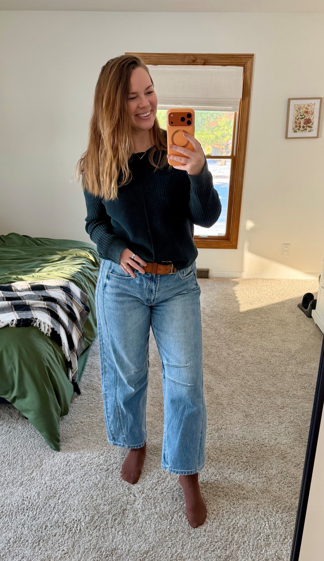 A good classic navy textured/ribbed sweater for an Autumn Ingenue Natural win 🙌🏻 Barrel jeans are the only jeans I feel comfortable in these days as a postpartum mama 👖💗

#LTKmomlife