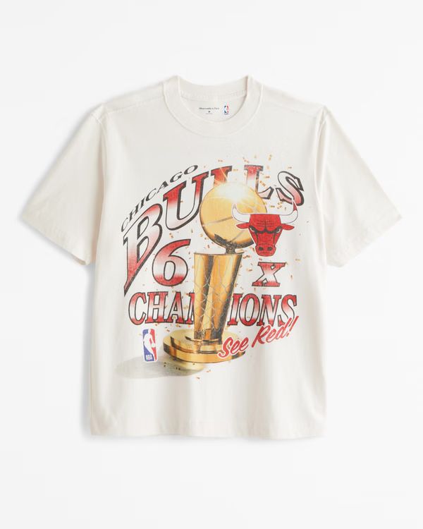 Men's Chicago Bulls Vintage-Inspired Graphic Tee | Men's Tops | Abercrombie.com | Abercrombie & Fitch (US)