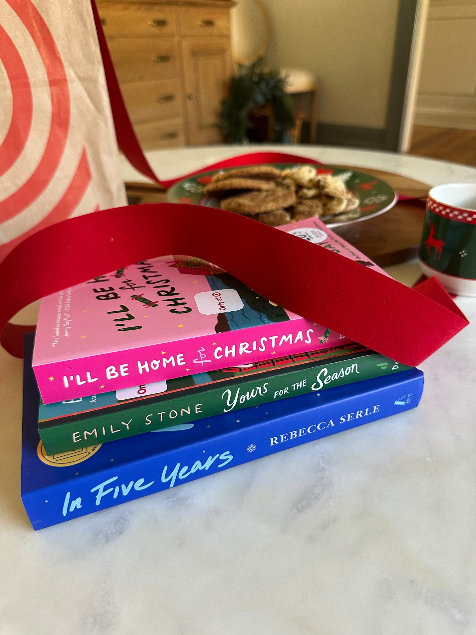  #ad New books, cozy vibes, @Target exclusives. 🎄✨Your next holiday read might be right here! 📘❤️ 🤍  #TargetPartner #TargetBooks #Target @shopltk #liketkit