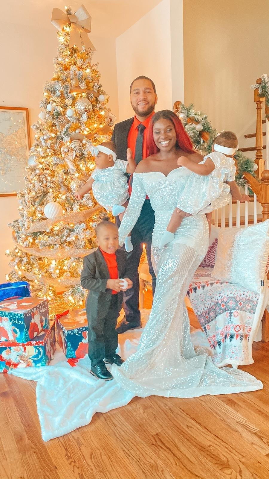 Family Christmas picture ideas | White, Black & Red

#LTKFamily #LTKSeasonal #LTKHoliday