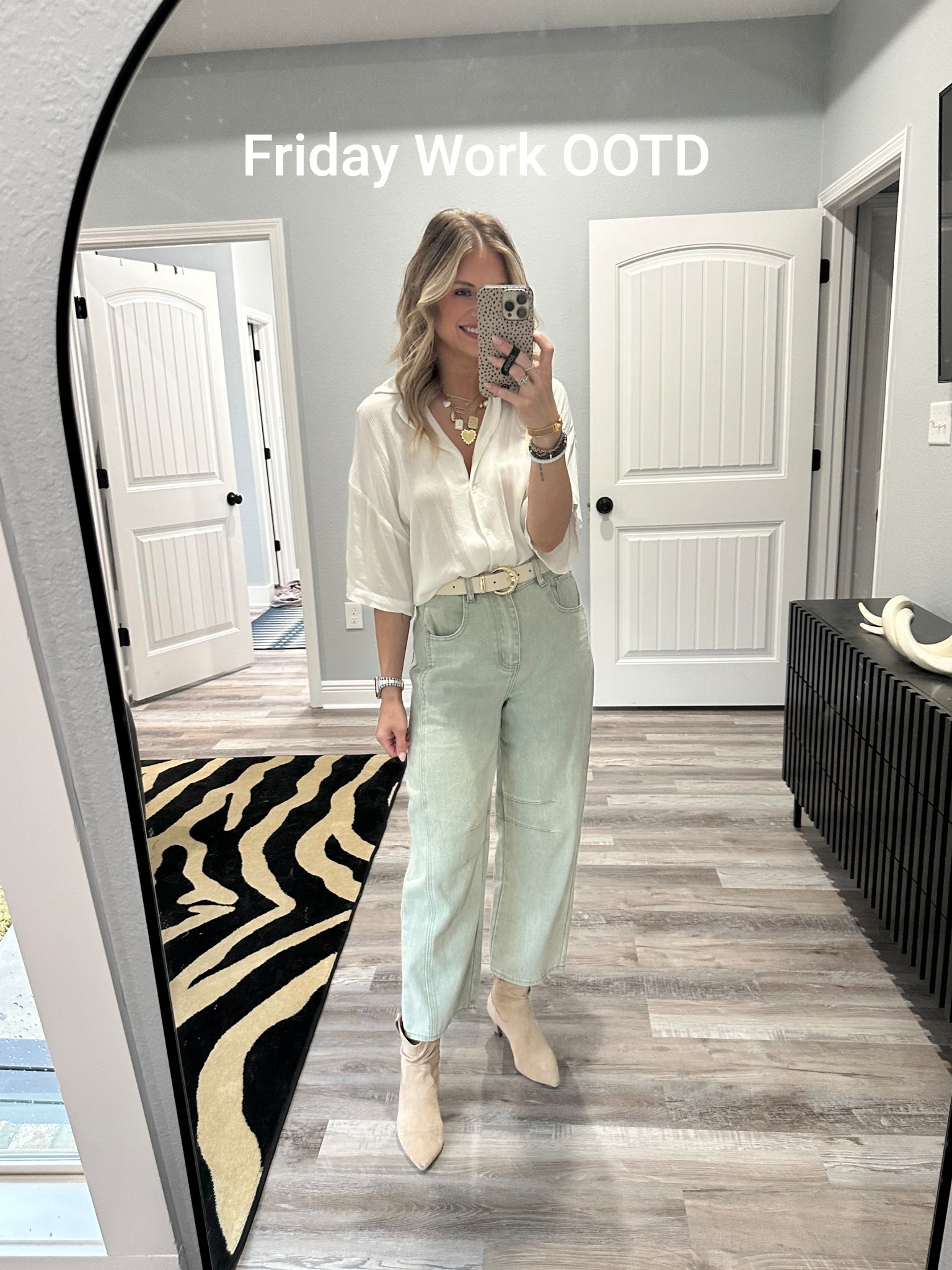 Small top, small jeans — linked similar

Spring work outfit, work outfit ideas, women’s clothing, women’s spring outfit, spring, barrel jeans

#LTKWorkwear #LTKFindsUnder50 #LTKStyleTip