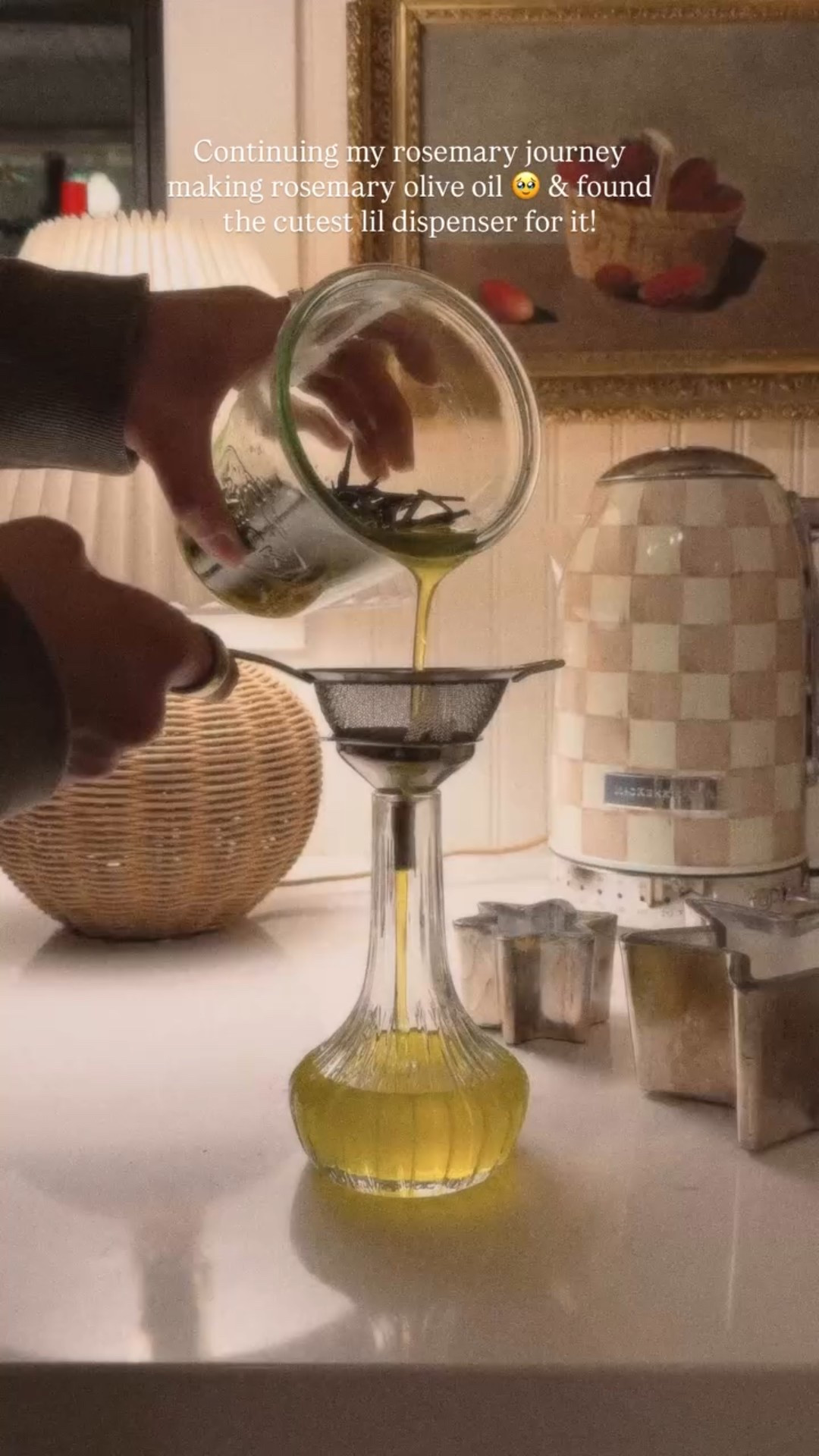 Continuing my rosemary journey making rosemary olive oil 🥹 & found the cutest lil dispenser for it!