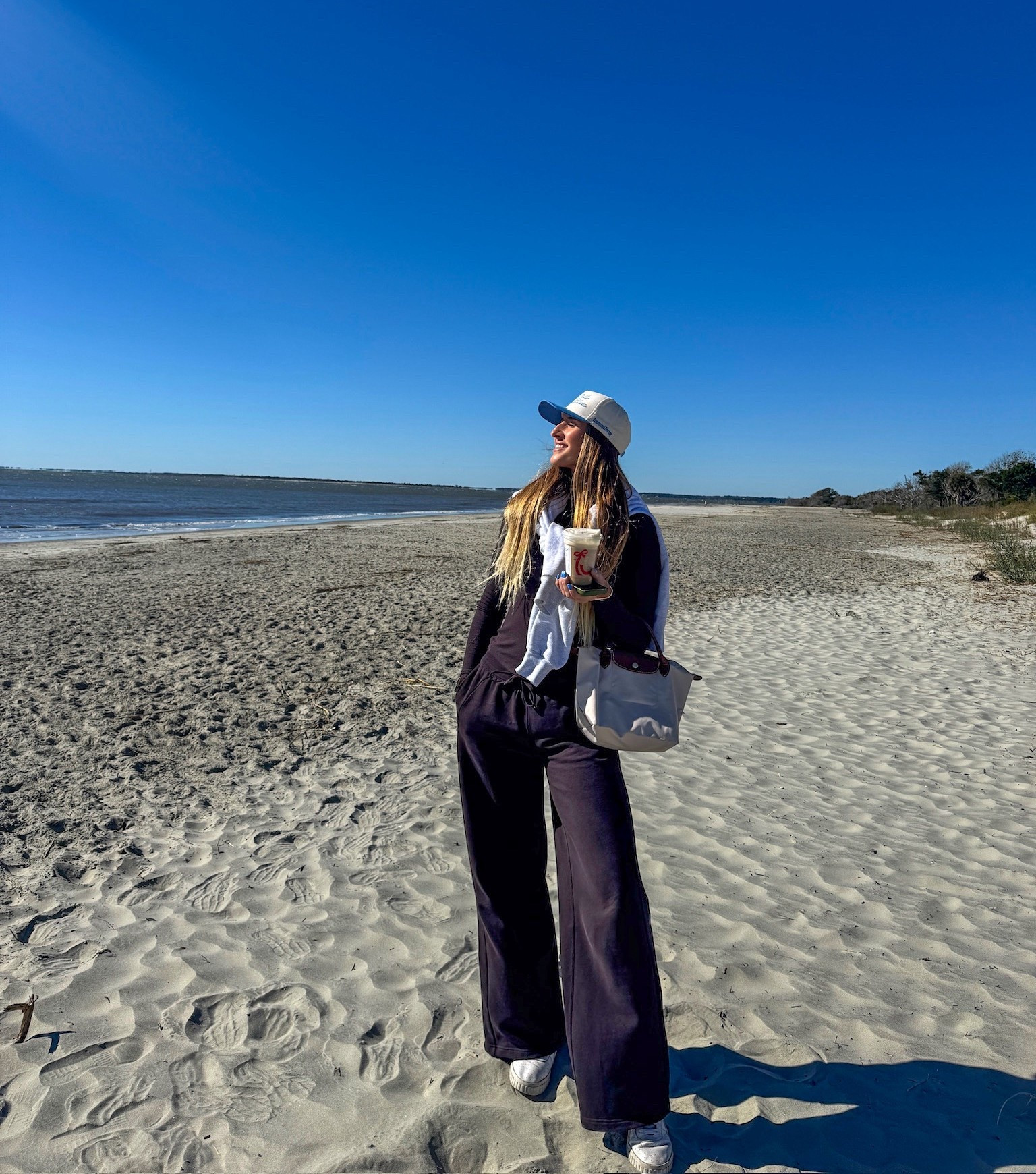 comfiest travel outfit ever, y’all need these pants!!!🤎 they sell out quick so if you see them in stock buy asap! 

#LTKTravel #LTKootd #LTKActive