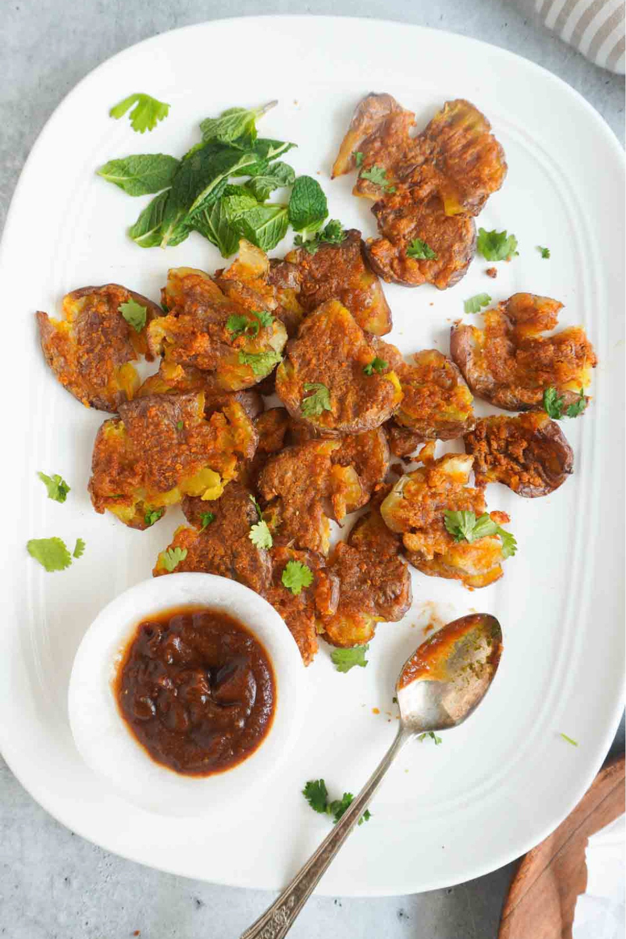 Simple white platter 

#LTKhome #LTKfindsunder50