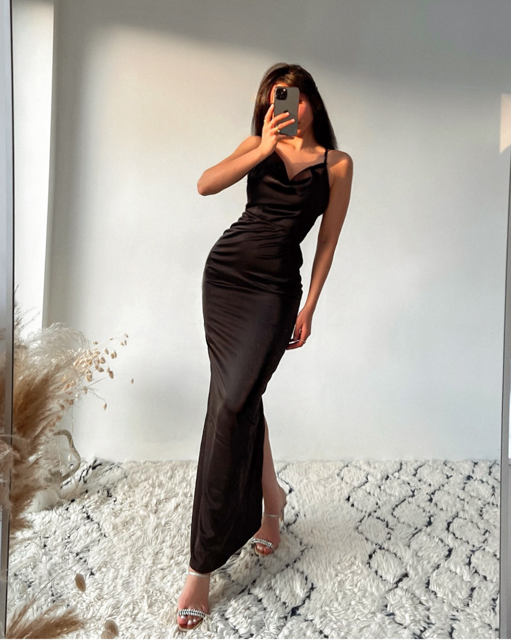 A cute black dress for warm spring evenings 🖤👗

#LTKbeauty #LTKeurope #LTKSeasonal