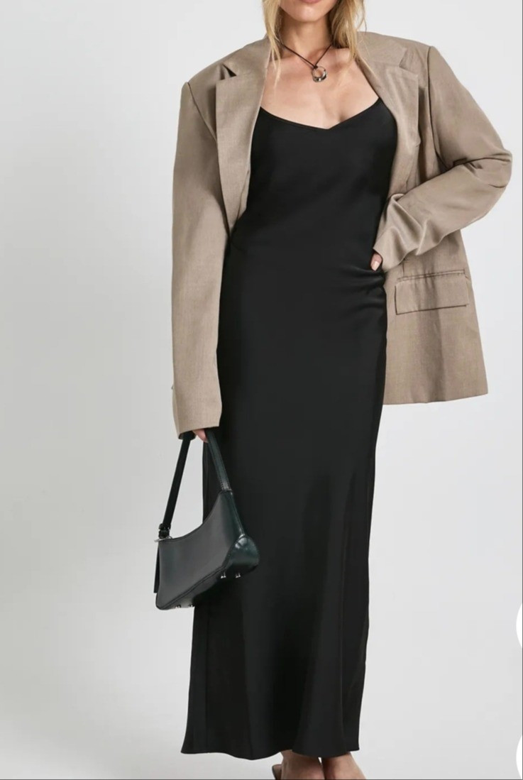 Burgundy petite maxi lace dress 

#LTKPetite #LTKMidsize