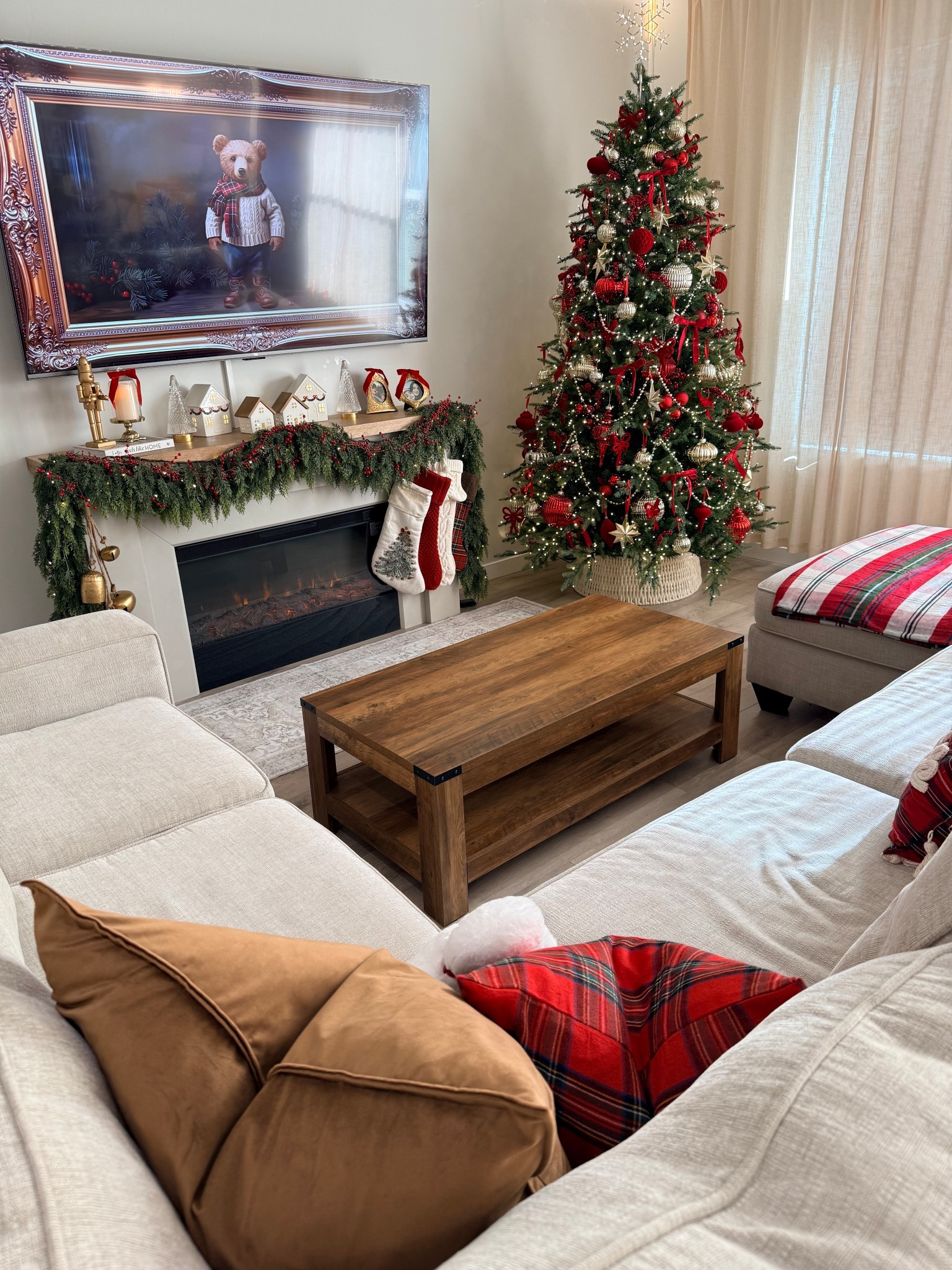 Decoración navideña de mi sala 🎄

#LTKCyberWeek #LTKGiftGuide #LTKHoliday