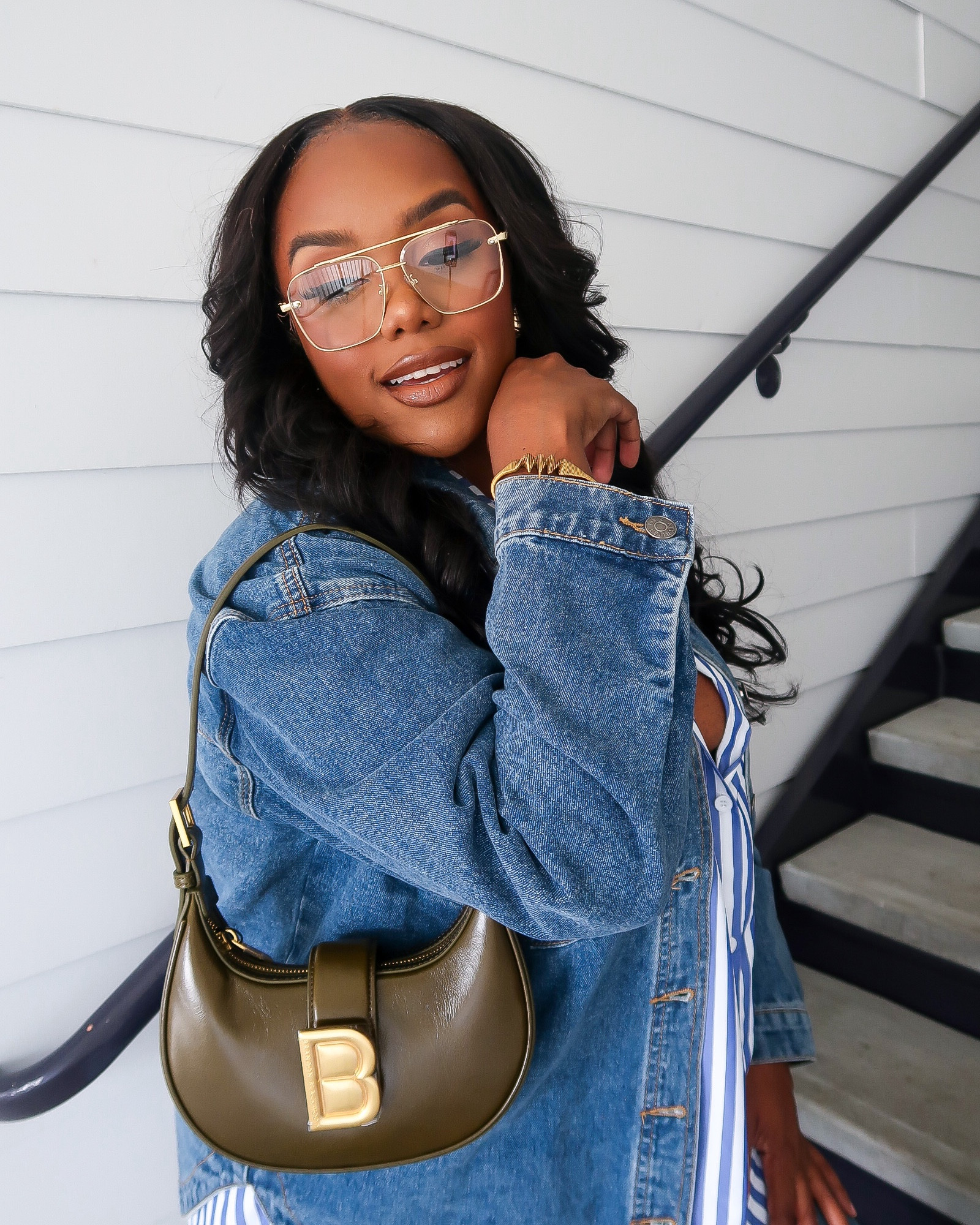 Brandon Blackwood 🤝🏾 ME

Is anyone else growing an extensive collection of his purses? No, well baby you should 

Bag 🔎 LUNA in Olive Green. 


Midsize, Plus size style, Brandon Blackwood, Black Luxury Designers

#LTKMidsize #LTKPlusSize #LTKStyleTip