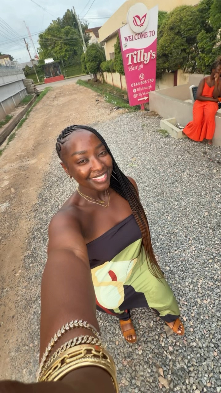 I’d braid my hair every week if I lived in Ghana! Lovvvvvve! #ghana #accra #ghanavlog #cornrows #braids #ombre