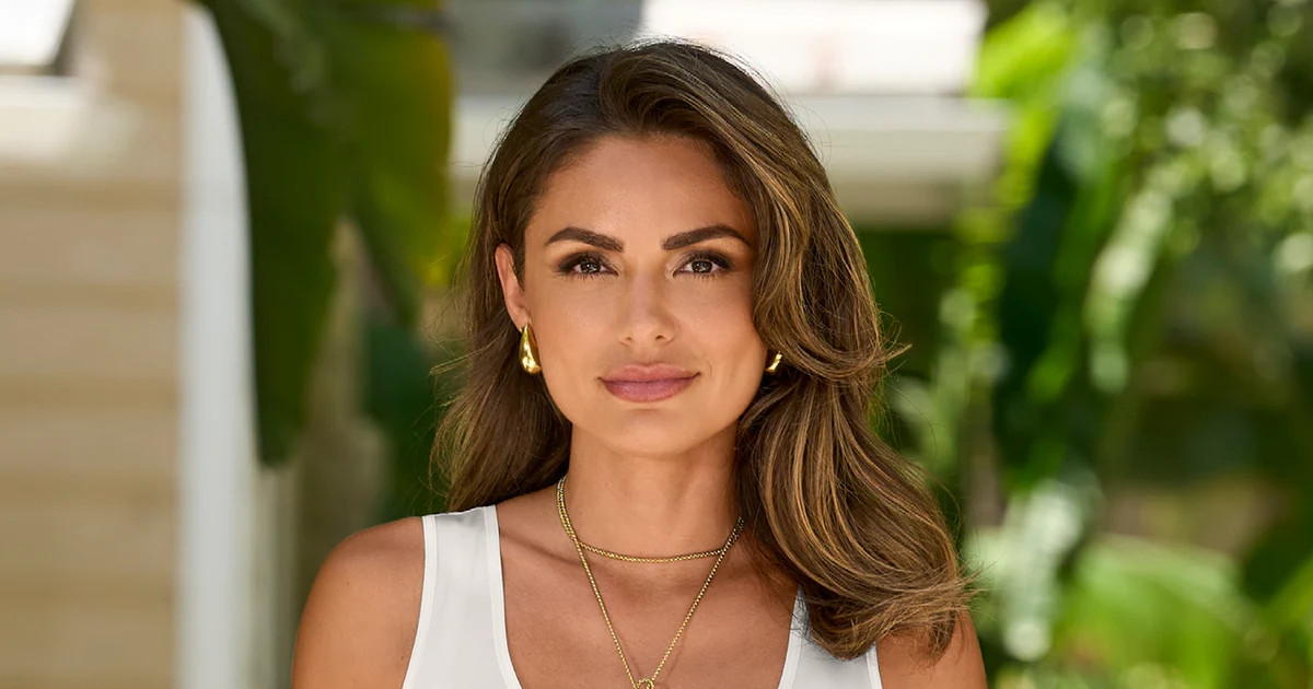 Samantha Scoop Neck Charmeuse Blouse - Off White | Boston Proper | Boston Proper