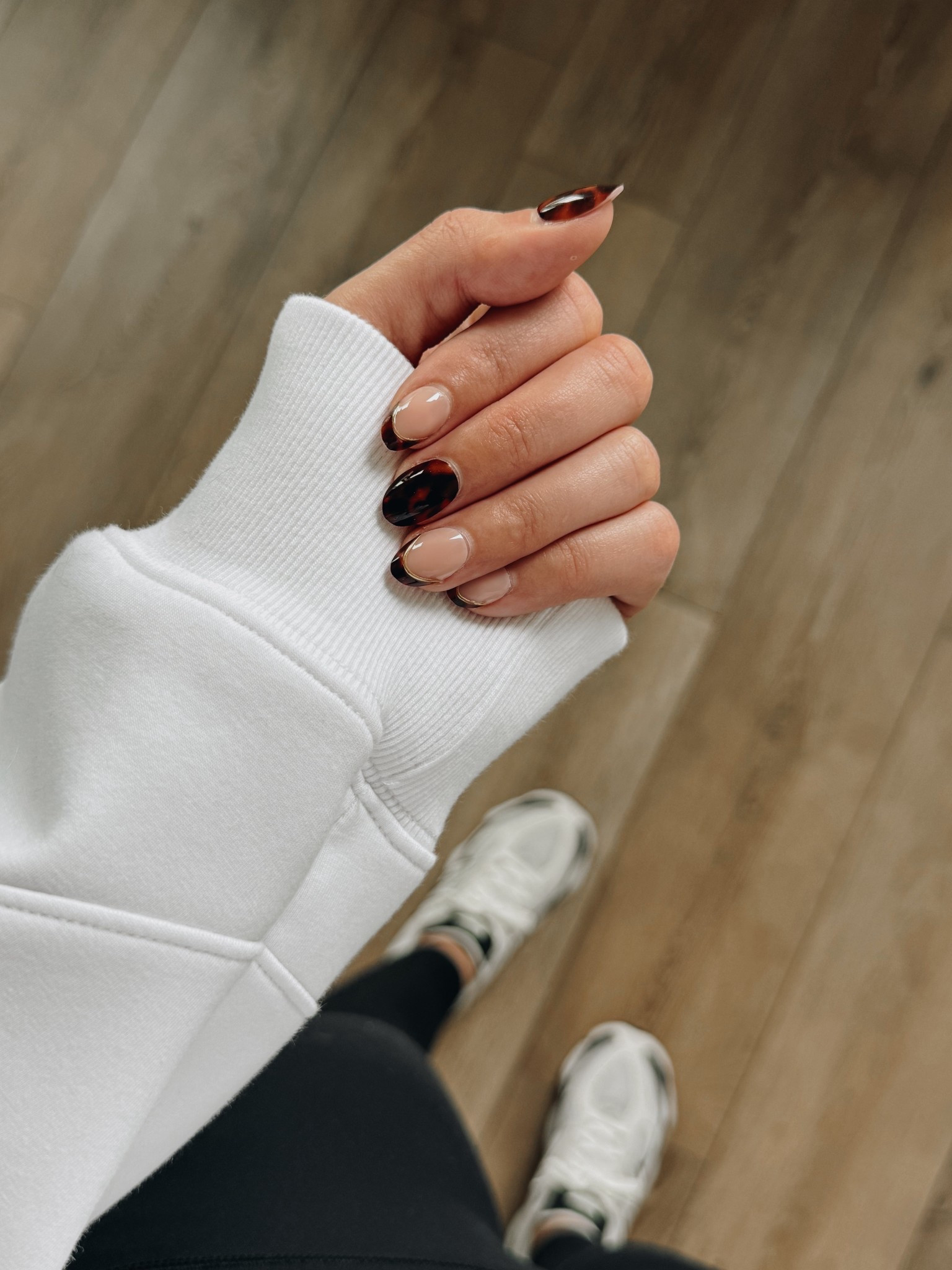 Killazilla nails (I clipped the bottom to shorten them and filed them to the length I wanted)

Use my code SFHR3QFF at checkout for 20% off your first order of $50


#LTKBeauty