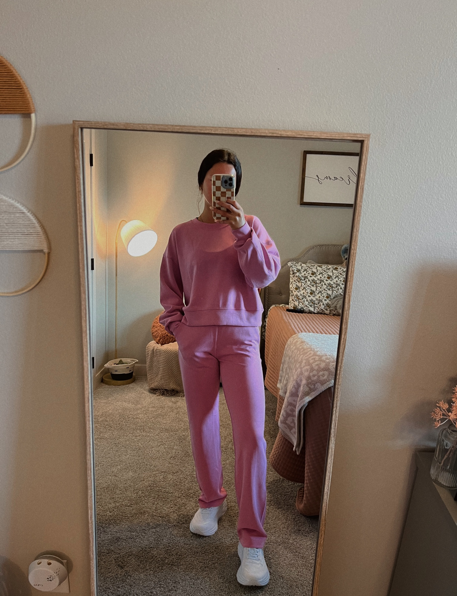 All pink fits >>🫧🎀💗👛
Size 6 in both 