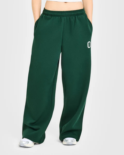 Foundations Oversized Oner Girlfriend Straight Leg Joggers 
 Racing Green | Oner Active (UK / US)