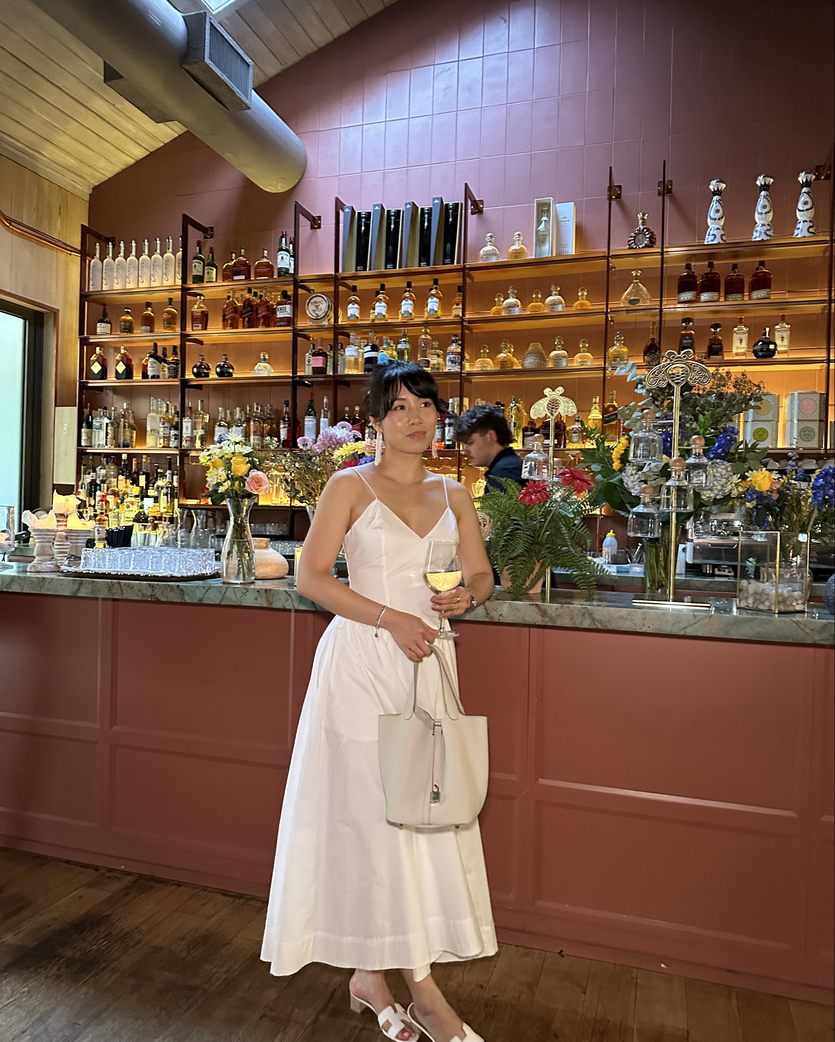 The way this dress contours my body 😍