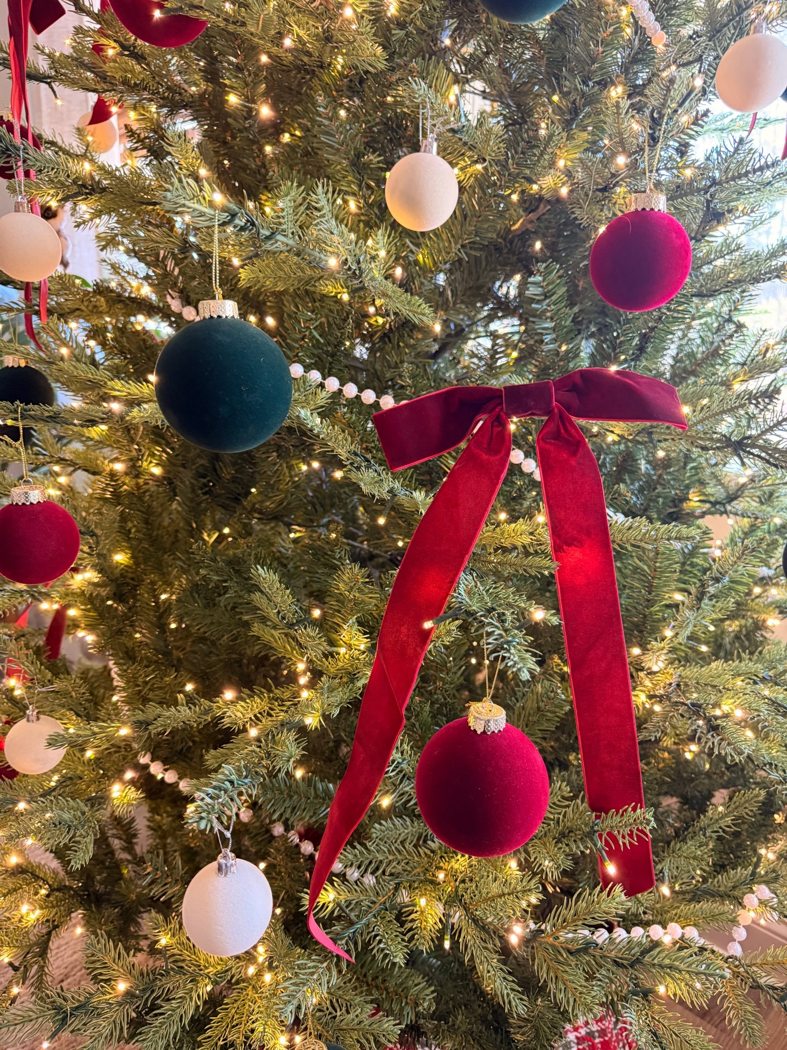 These bows were worth the wait … come in a pack of 6 and have an installed clip to hang them where you want to!

Christmas, Christmas decor, bows, pottery barn 

#LTKSeasonal #LTKHome #LTKHoliday