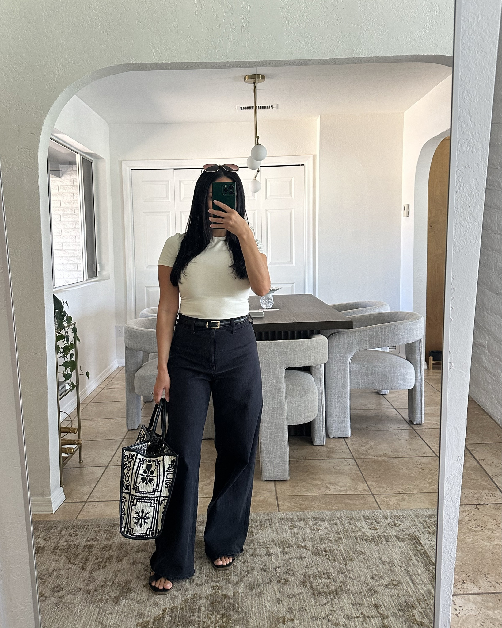 STAPLE PIECES 🩶
— a&f dupe denim
— skims top (worth the hype)
— cute dainty belt
— hermes dupes


#LTKStyleTip #LTKFindsUnder50 #LTKWorkwear