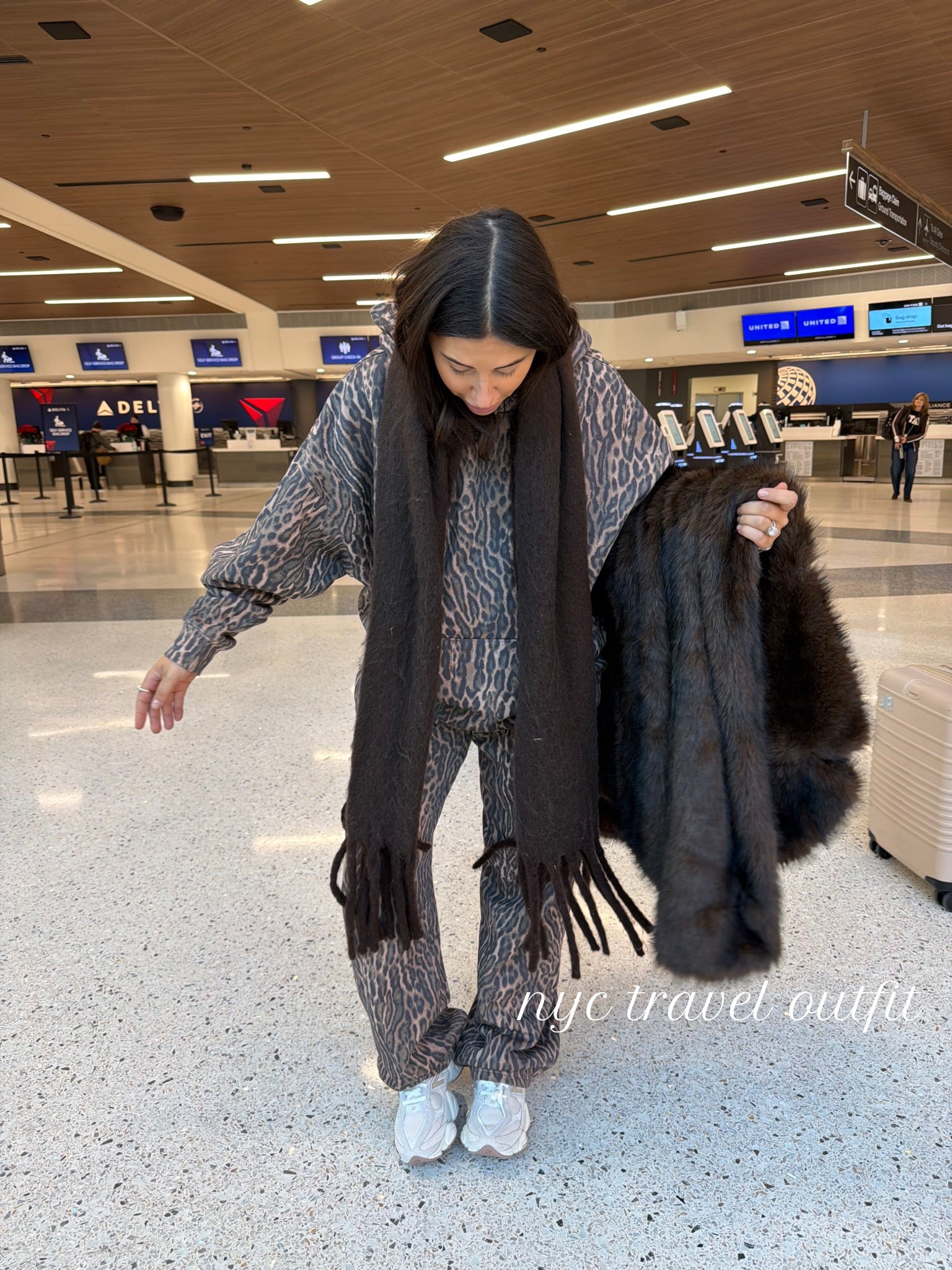 Travel outfit today! Nordstrom sweats I shared over Black Friday! Still available in most colors & on sale!
Top: xl 
Bottoms: medium 

Dressupbuttercup.com #dressupbuttercup #dederaad 


#LTKSeasonal #LTKdayinmylife #LTKHoliday