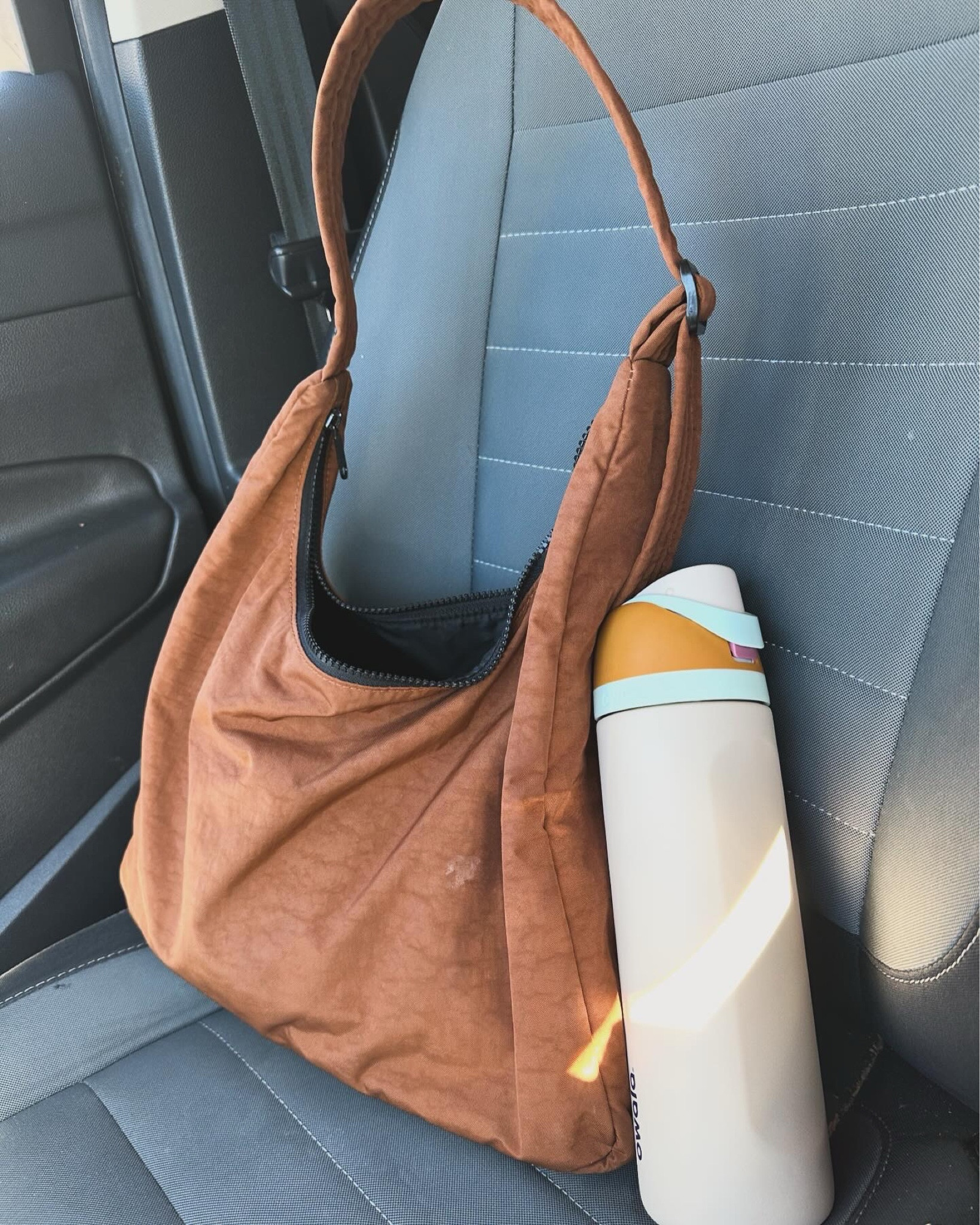 My two besties I cannot live without! The color ways I have are the Baggu: Brown & Owala: 24oz. Water in the Desert 💅🏼

#LTKplussize #LTKfindsunder50 #LTKitbag