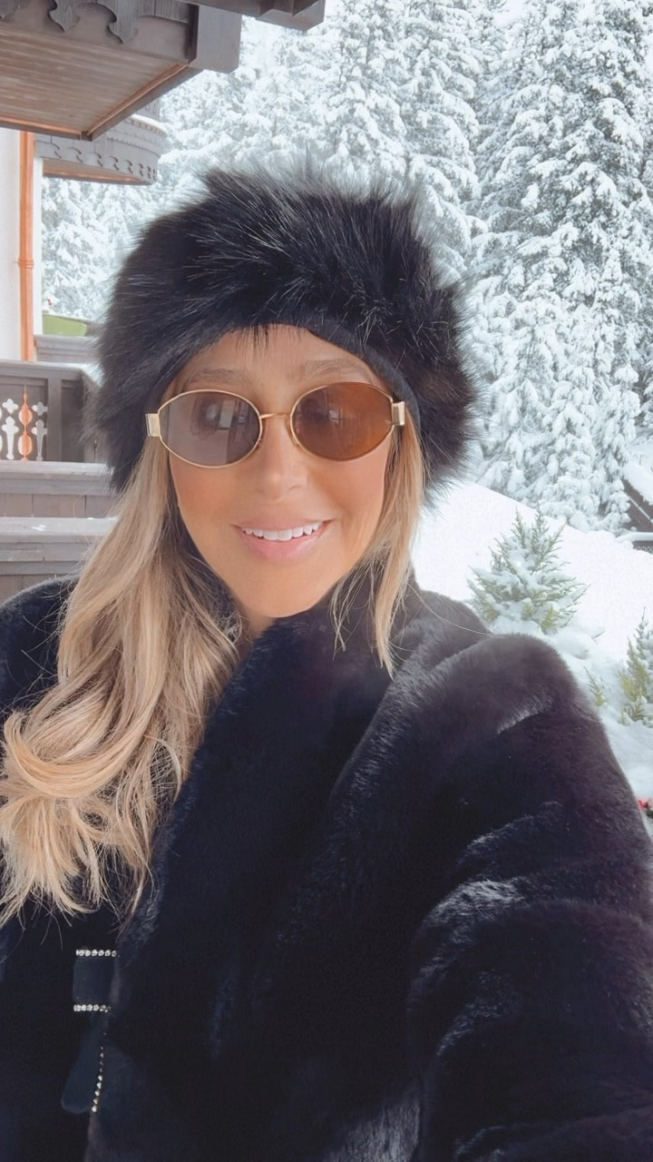 Beautiful winter outfit! So excited for today and I’m in love with this outfit. Fits true to size and I’m wearing size small 

#LTKSeasonal #LTKU #LTKStyleTip