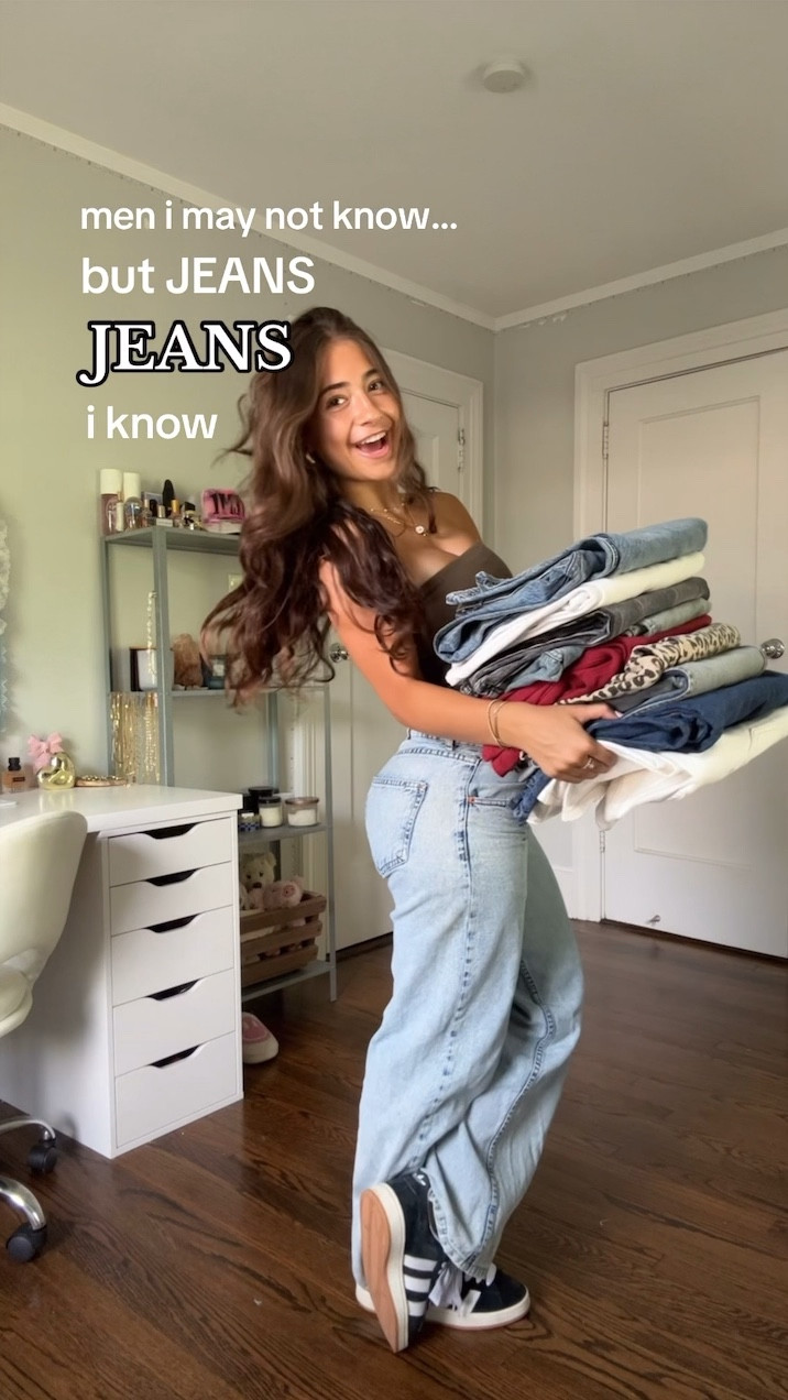 my HUGE jean collection⭐️⭐️ i love low rise if you couldn’t tell
revice: 24
edikted: small
motel rocks: W26 L32