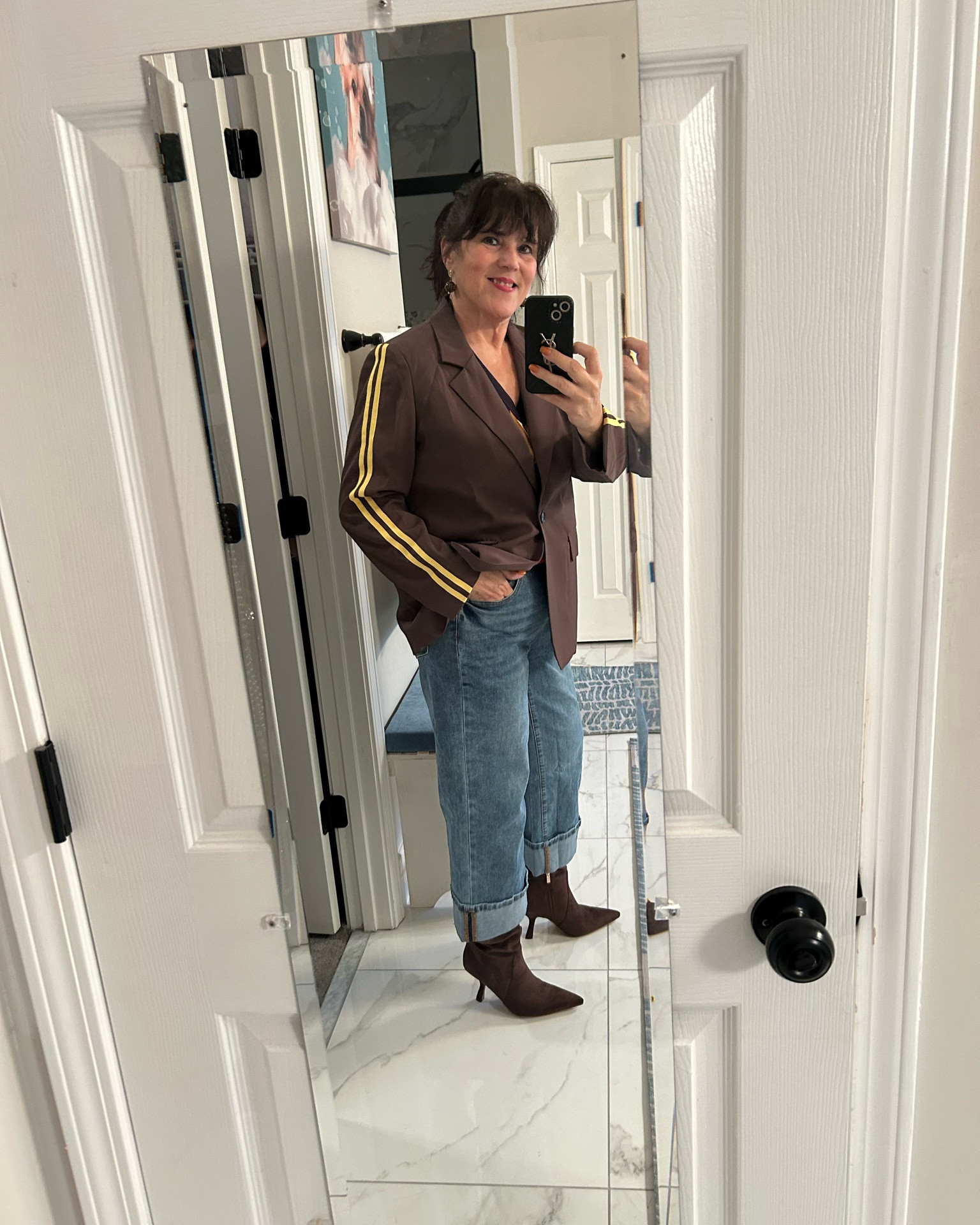 Fall capris from Amazon — yes, capris!! 💛 They're such an easy little in-between for these cooler days: the leg hits right above the ankle, so they show off your boots perfectly. Mine are comfy, stretchy, and hold their shape all day — not baggy, not too tight, just flattering. Pair them with a blazer and a cute sweater and you're done, honestly. Affordable, chic, and they work at any age. Amazon did it again!! 😍 Always be confident, ladies 💋 Are you a capris girl in fall, or do you switch straight to full-length jeans? #capris #fallcapris #amazonfinds #amazonfashion

#LTKOver40 #LTKvlog #LTKootd