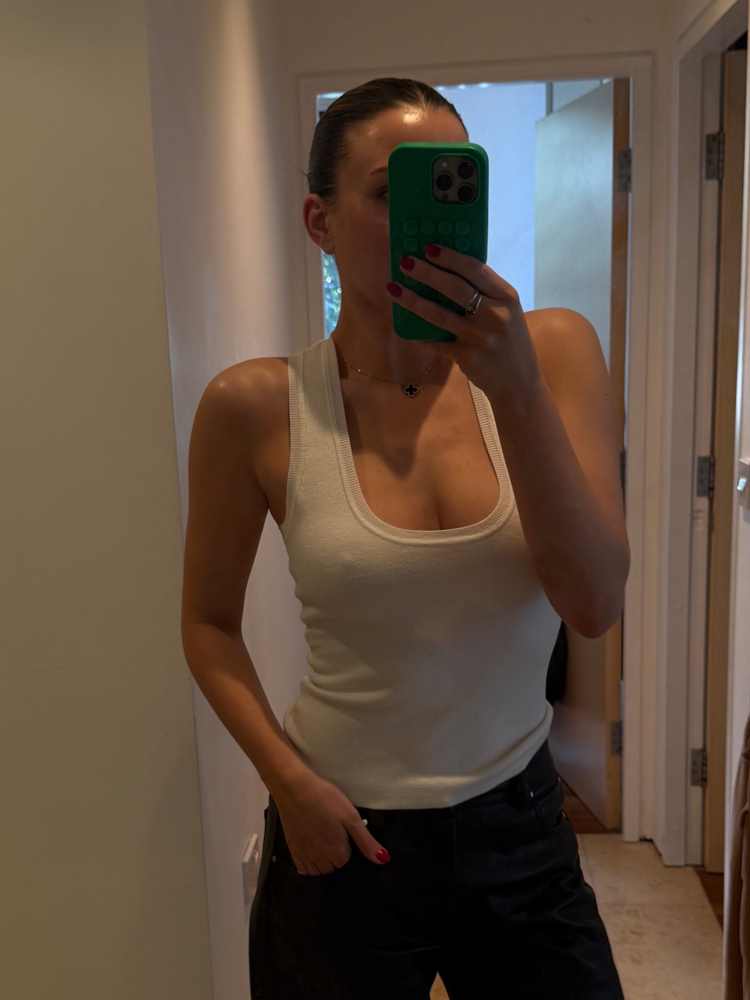 Sorry everyone needs these basic tops in their capsule wardrobe🫱🏽‍🫲🏼