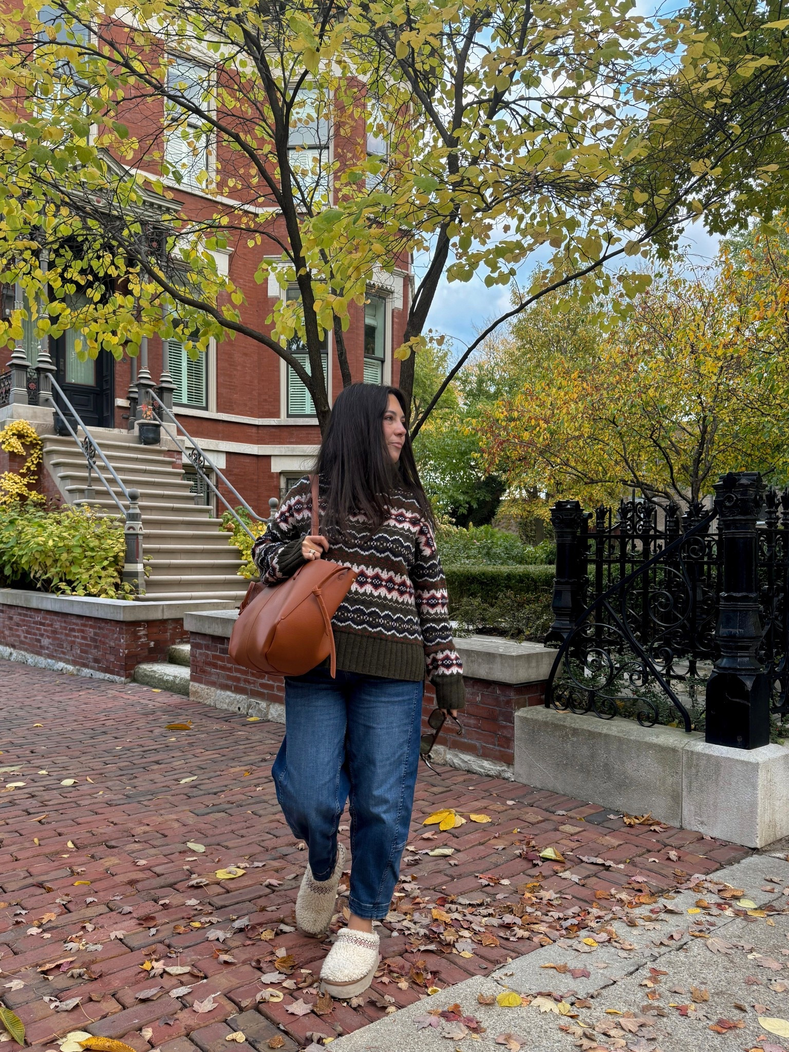 Cozy fall outfit on repeat 🍂 Wearing my Barbour fair-isle sweater again with my go-to Ruti barrel jeans and shearling UGGs
.
Linked everything (or similar pieces!) for an easy, comfy fall look.

fall outfit, cozy fall style, fair isle sweater, barrel jeans, everyday casual outfit

#LTKSeasonal #LTKHoliday #LTKStyleTip