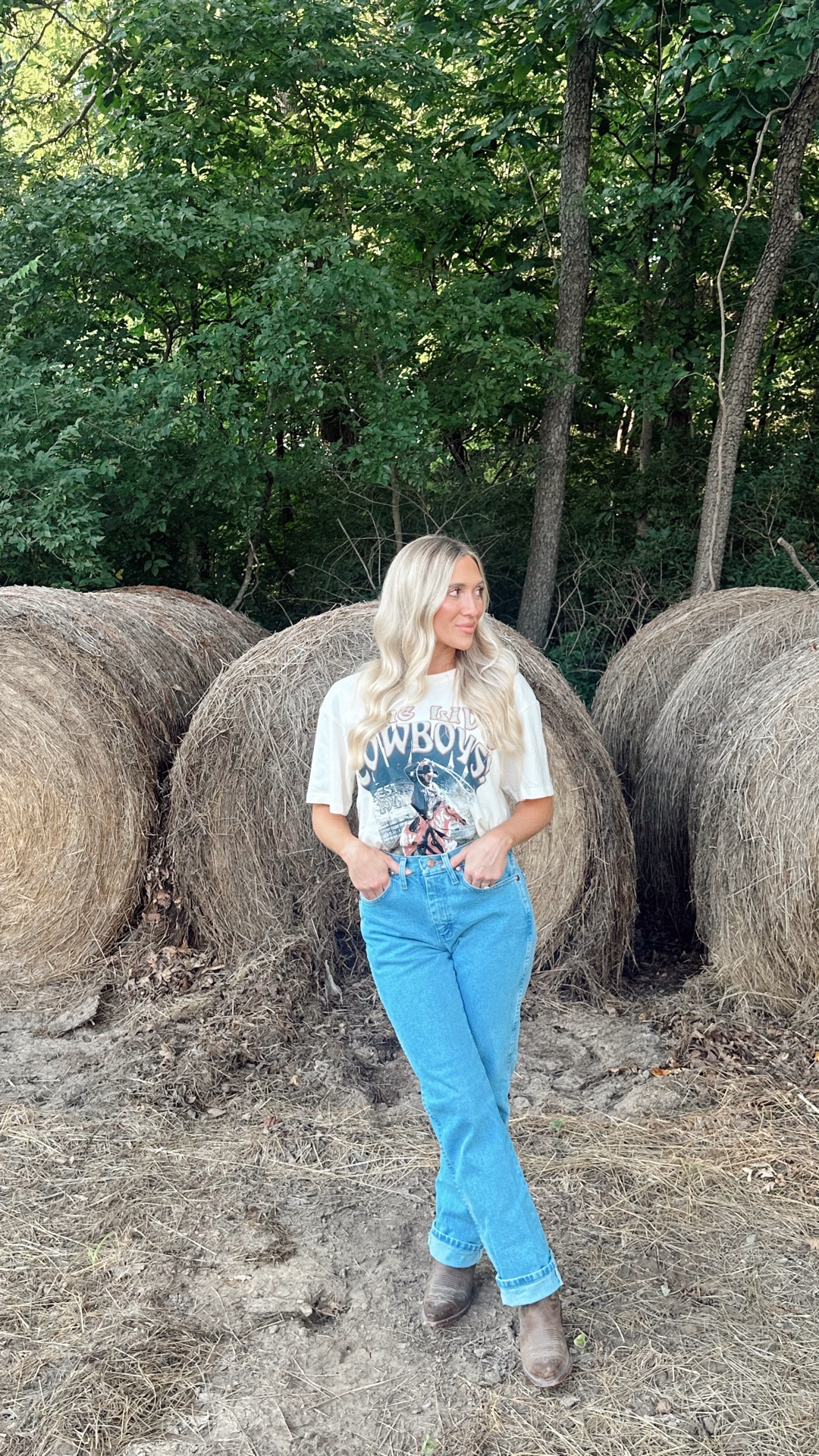 So excited to be partnering with @Wrangler for all the cozy fall vibes 🍂 Denim, a shacket, fleece jacket, graphic tee, and the perfect flare jeans — these pieces are going to be on repeat all season 🤍 Everything’s linked on my LTK!

#Wrangler #FallStyle #WesternStyle #FallOutfits #LTKFallFashion


#LTKautumn #LTKStyleTip #LTKSeasonal