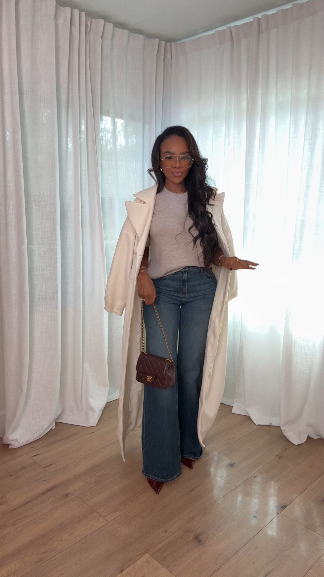 🤍 FALL CAPSULE EDIT | CREAM TRENCH & DARK DENIM COMBO 🤍

Classic, clean, and effortlessly elevated — this look is your go-to when you want to look expensive but still comfortable. Perfect balance between luxury and everyday practicality.

Every piece is linked below 👇🏽 Click each photo to shop or explore other color options available.

Wearing size small in the top
4 long in the denim— true to size.

I’m 5’4 140lbs 24-27-40
Perfect for: work meetings, coffee runs, or weekend brunch with friends.

cream trench coat outfit, fall capsule wardrobe, neutral fall outfit, dark wash jeans, elevated basics, mom style outfit, quiet luxury outfit, classic fall fashion, minimalist chic, timeless neutral look, effortless fall layering

Follow my Instagram @kirasfashionfinds on the @shop.LTK app to view this post and get my exclusive app-only content!

#LTKFindsUnder100 #LTKStyleTip