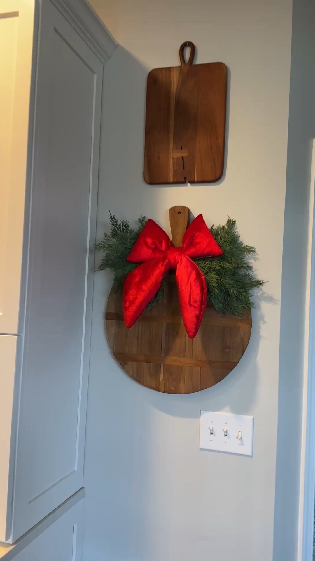 No glue or tools for this project!

All you need is the bow and greenery

I hung this in my kitchen but it would be pretty attached to 

#LTKHome #LTKHoliday