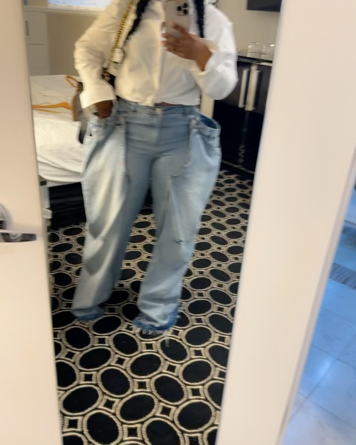 The dopest Jeans you’ll find! 

#LTKFestival #LTKMidsize #LTKStyleTip