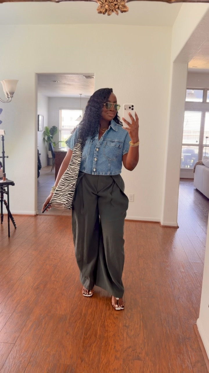 Headed to lunch and just had to show you this look! The bag?! So spacious. #akira #amazon #ootd # fashion #outfitidea