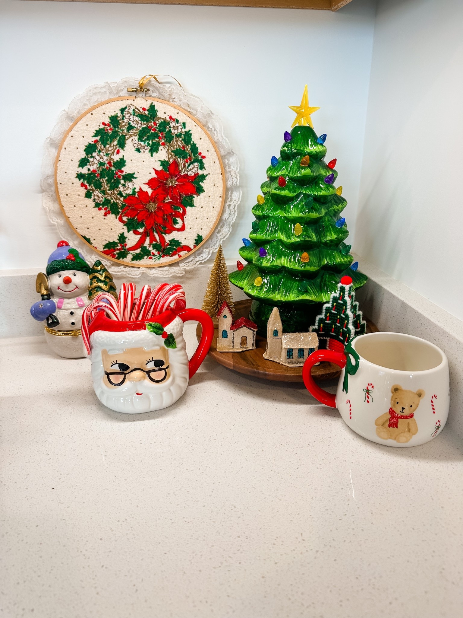 Transforming my coffee bar into a nostalgic little Christmas corner✨🎄☕️

#christmascoffeebar #christmasdecor #vintagechristmas #holidaydecor 

#LTKFindsUnder100 #LTKHome #LTKHoliday