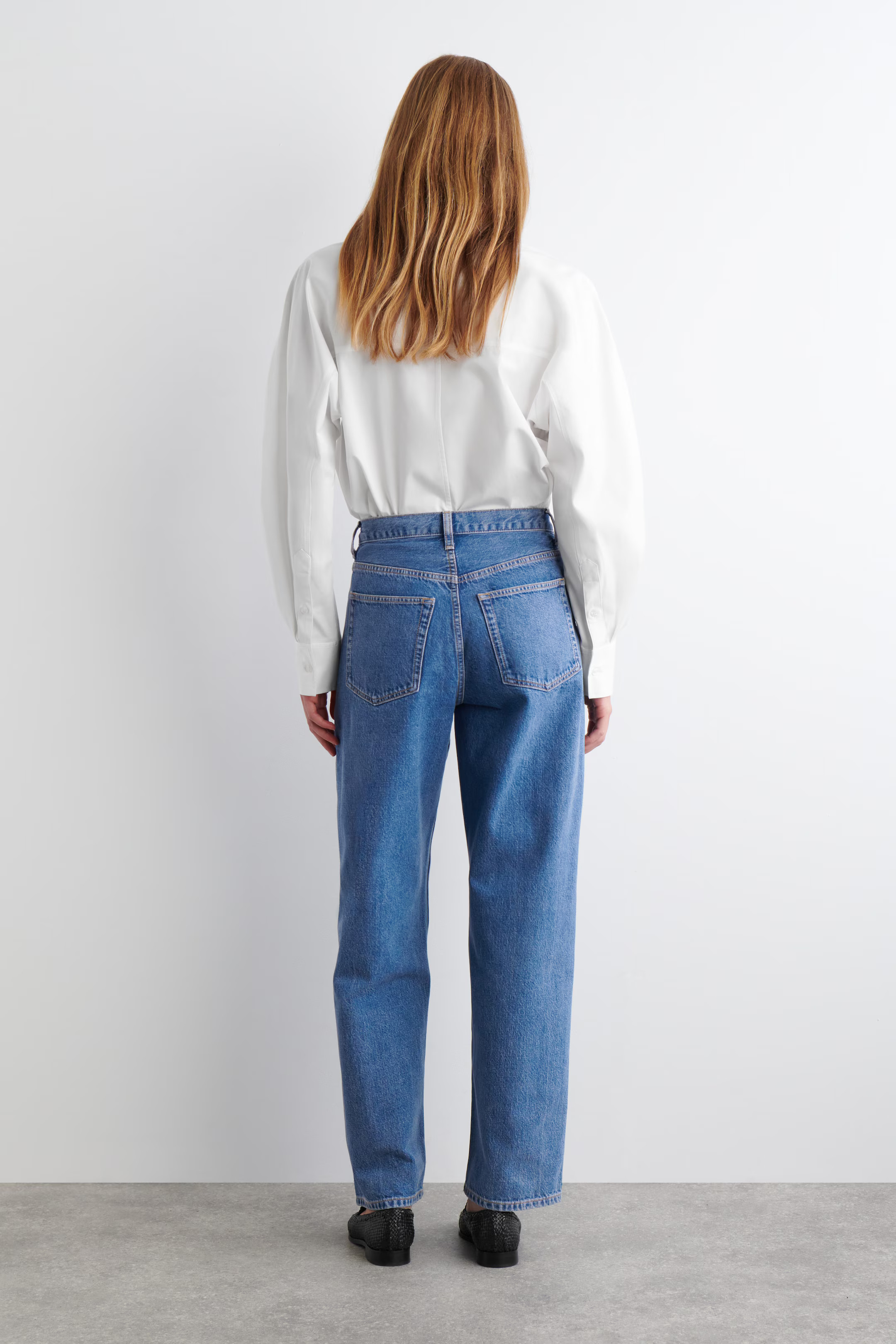 BAY BARREL-LEG JEANS - BLUE | COS GB | COS UK