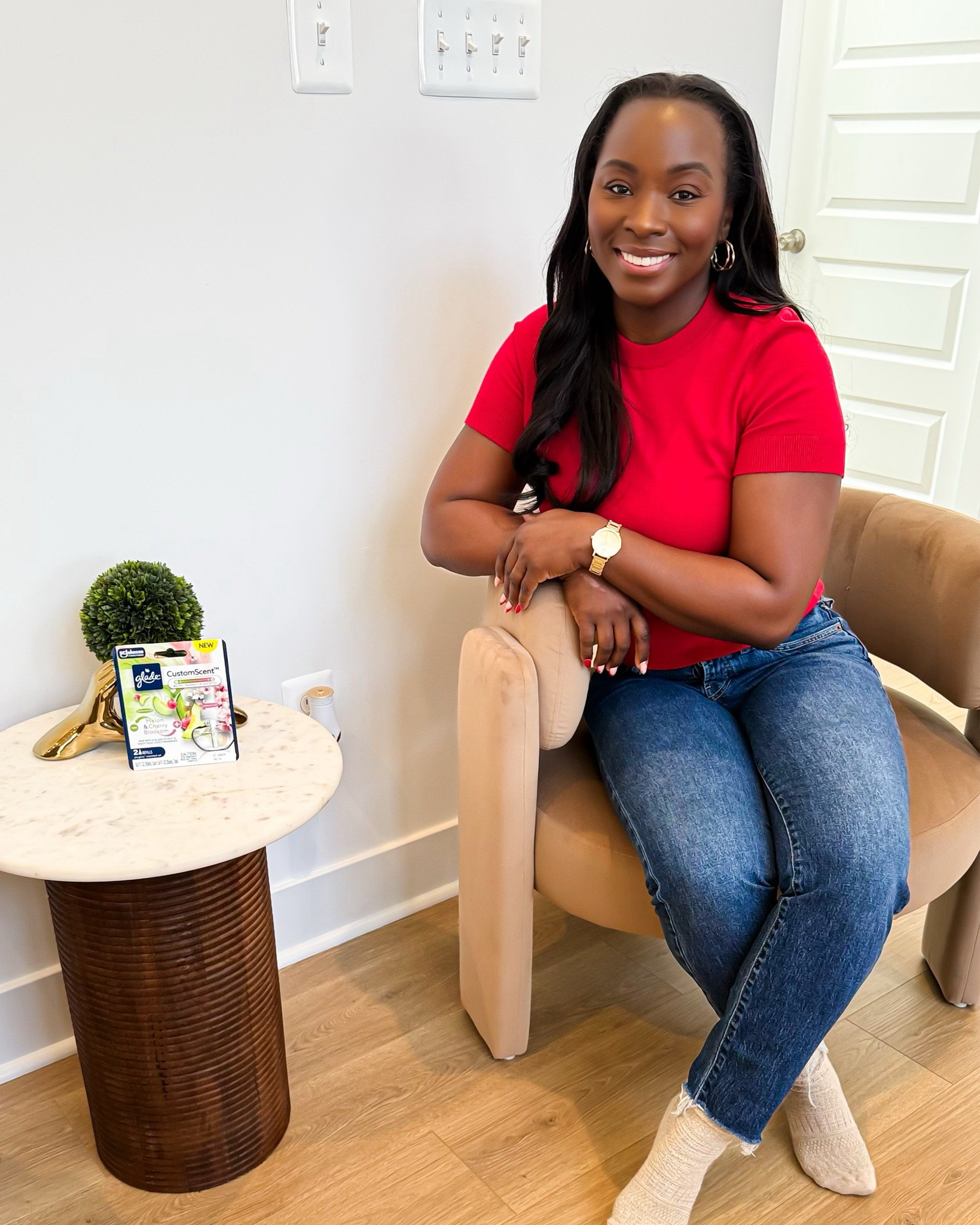 #Ad The New Glade® CustomScent™  is a new innovation that has launched exclusively at @target! Using 1 refill bottle, simply turn your MaxControl™ dial to adjust the heat higher or lower depending on the fragrance you desire. 
Low heat = top notes, medium setting  = full fragrance blend, high heat setting = base notes. My home smells amazing and yours can too!  Add to cart.  

#makeityourown #customscent #gladepartner @glade #TargetPartner #Target 


#LTKHome