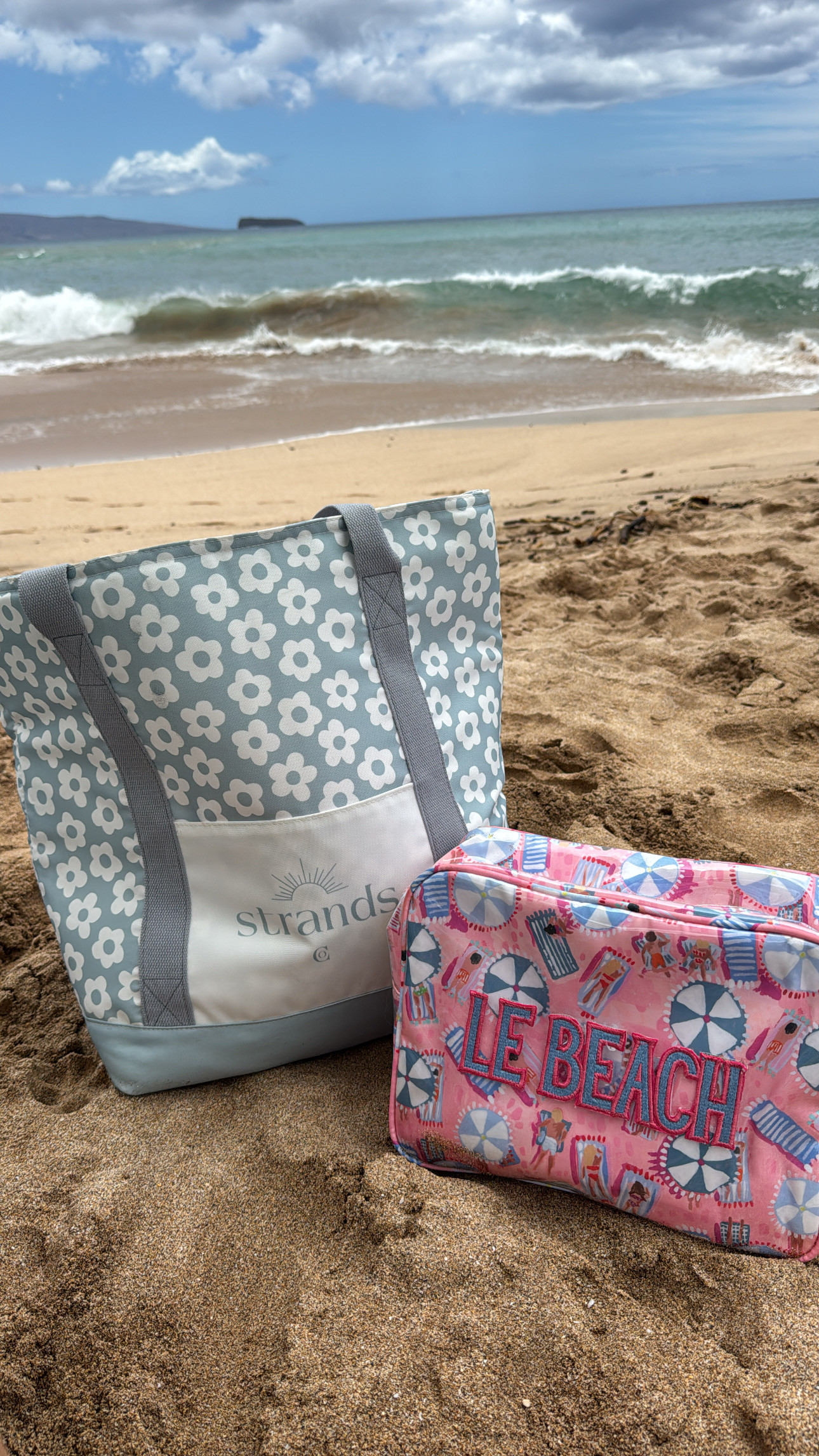 Hawaii beach bag essentials🌺

my Strands bag isn't linkable, but available on www.strandscompany.com

hawaii vacation, beach bag, beach essentials, travel essentials, tote bag, kenz kustomz, travel, mom of 3, Britt Horton, California 

 #LTKFindsUnder50 #LTKSwim #LTKTravel