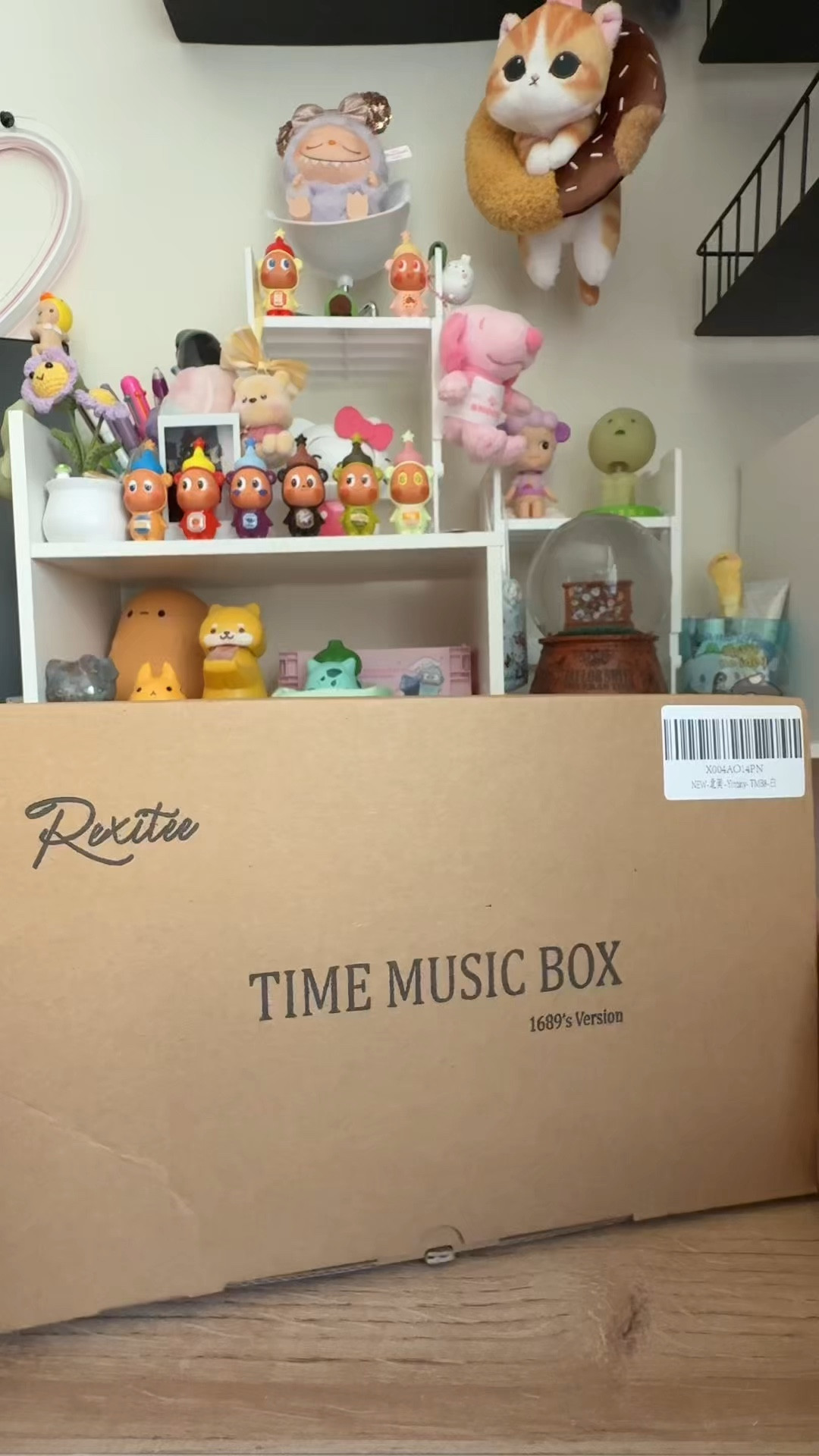 ASMR unboxing of my new CD player from @official_yintiny!! I love how it looks like a vinyl record player and I can’t wait to play all my CDs now!