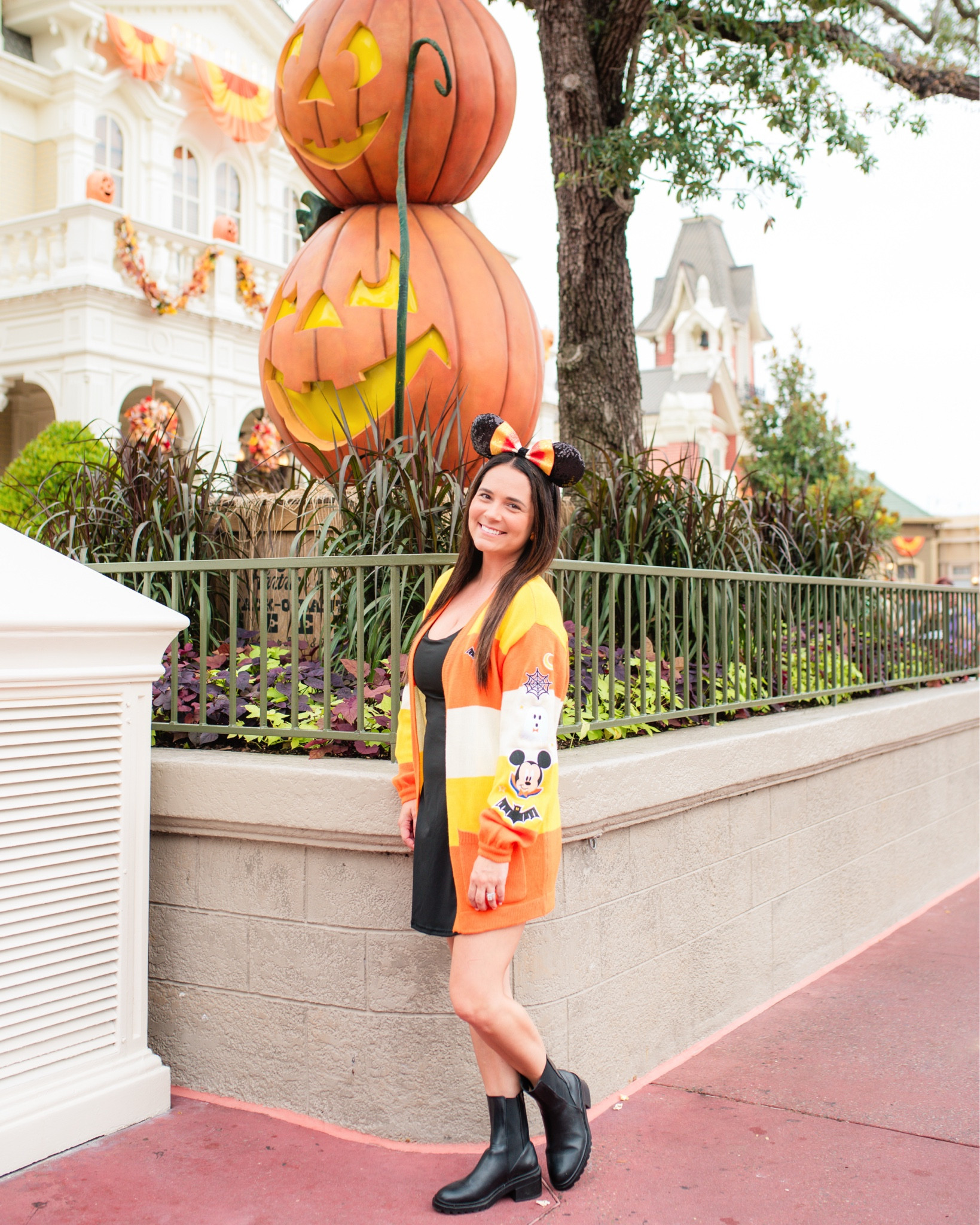 Disney Vampire Mickey & Witch Minnie Candy Corn Cardigan Halloween Hot Topic

#LTKSeasonal #LTKTravel #LTKHalloween