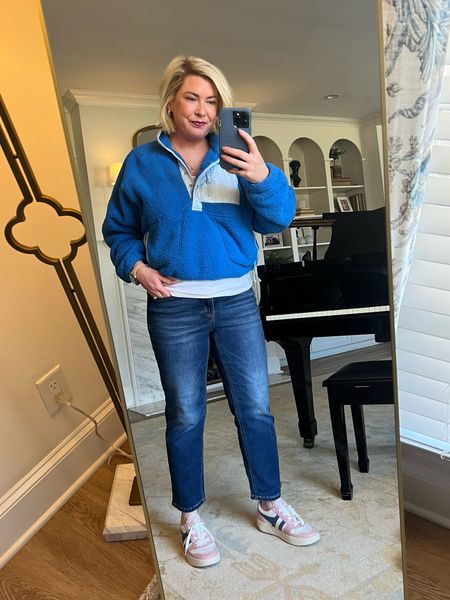 Todays outfit and tired eyes brought to you by a high low mix. 
#walmartfinds #amazonfinds #freepeopledupe #anthrofinds

Jeans size 10
Pullover- large
Shoes- generous tts

#LTKmidsize #LTKshoecrush #LTKfindsunder50