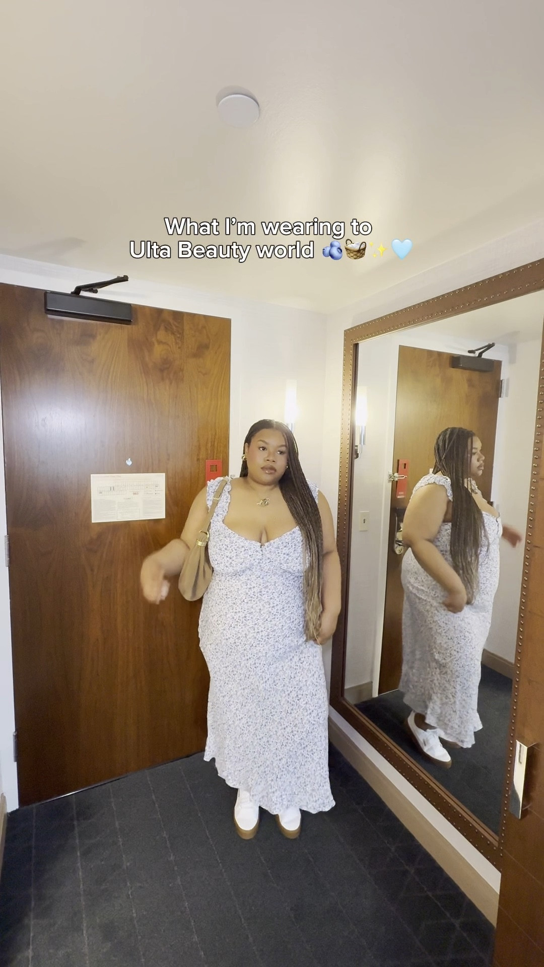 Dress is a size xxl. I’m normally a size 18 and have a 44d bust 