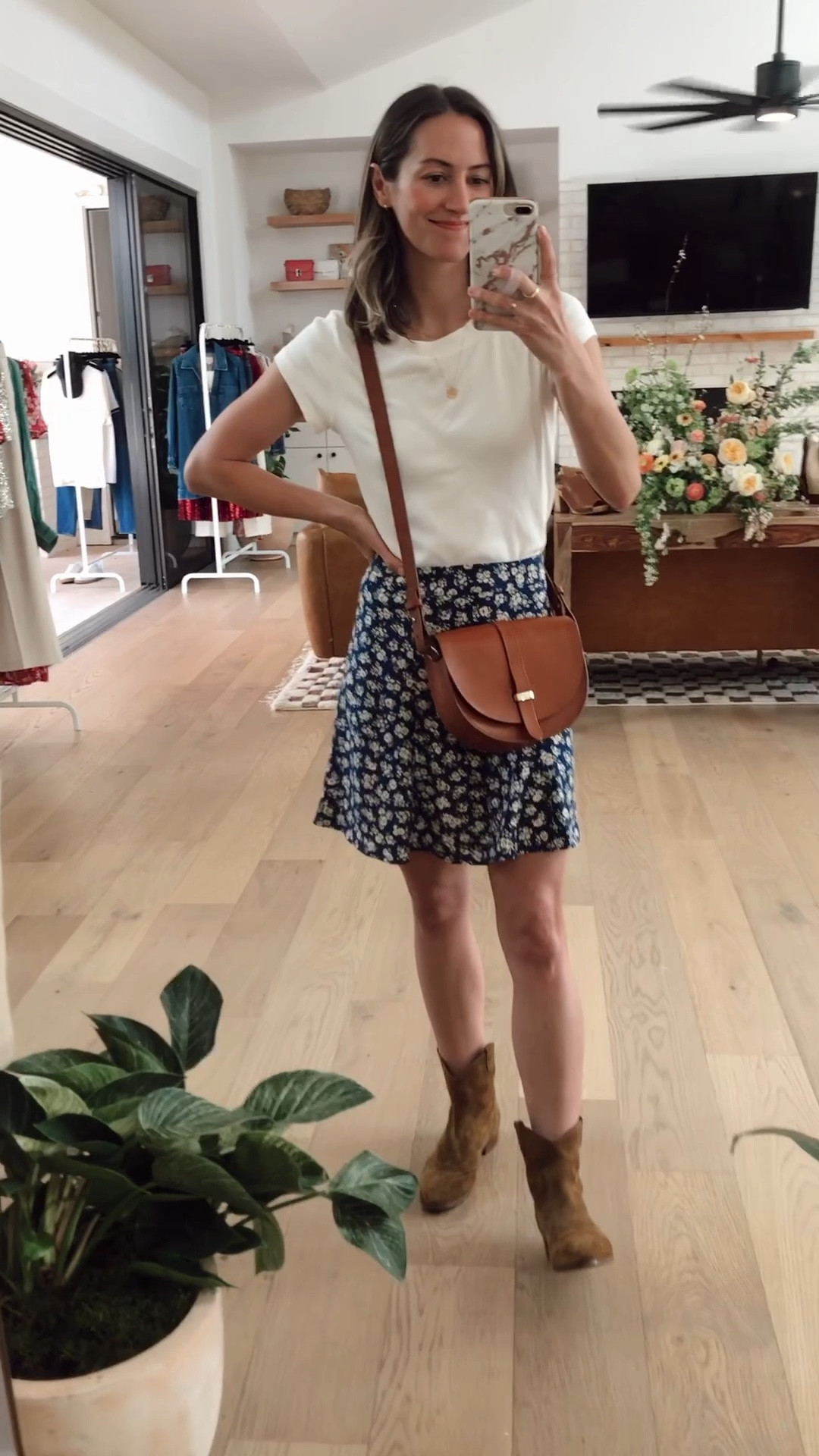Prettiest Sezane skirt😍 one to wear for years to come, too! Sizes: small tee, size 2 skirt, boots fit TTS and are sooo beautiful and amazing, highly highly recommend!❤️