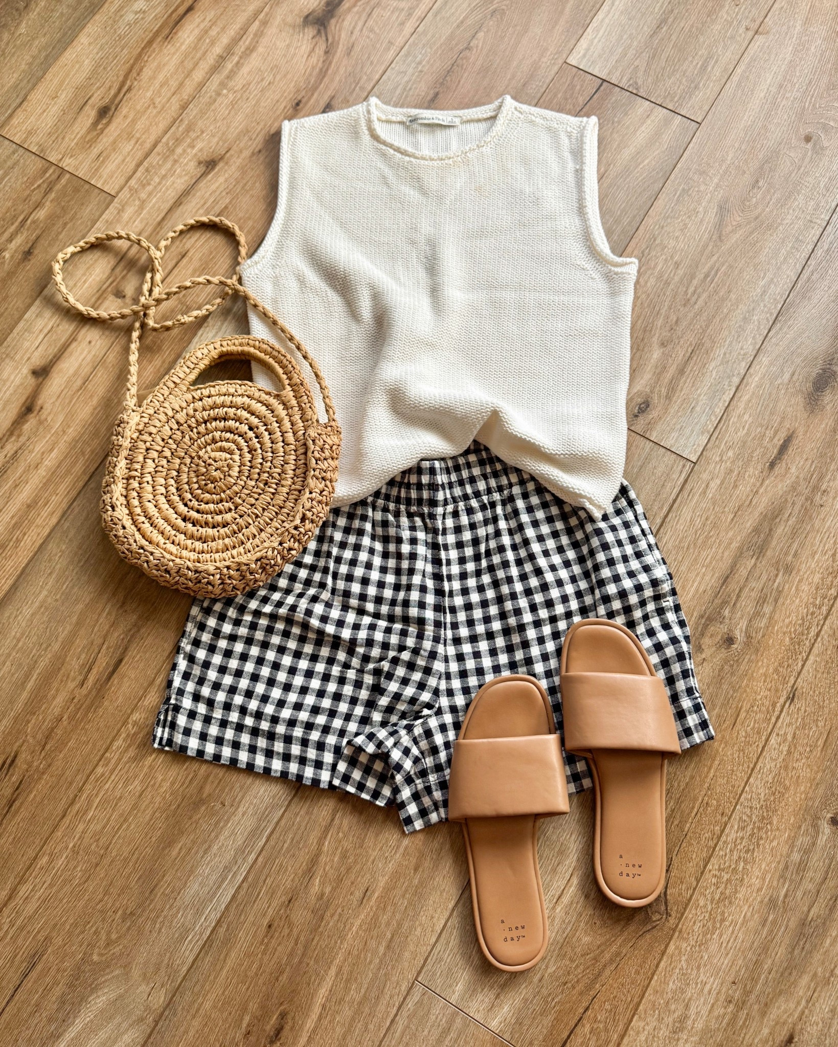 casual spring outfit with the cutest affordable gingham linen shorts! outfit perfect for spring break, vacation, summertime and farmers market runs 

#LTKootd #LTKSpringSale #LTKSaleAlert